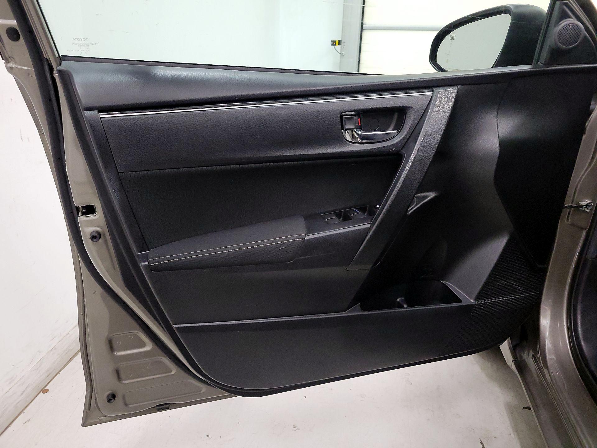 Thumbnail: 2019 Toyota Corolla - 12