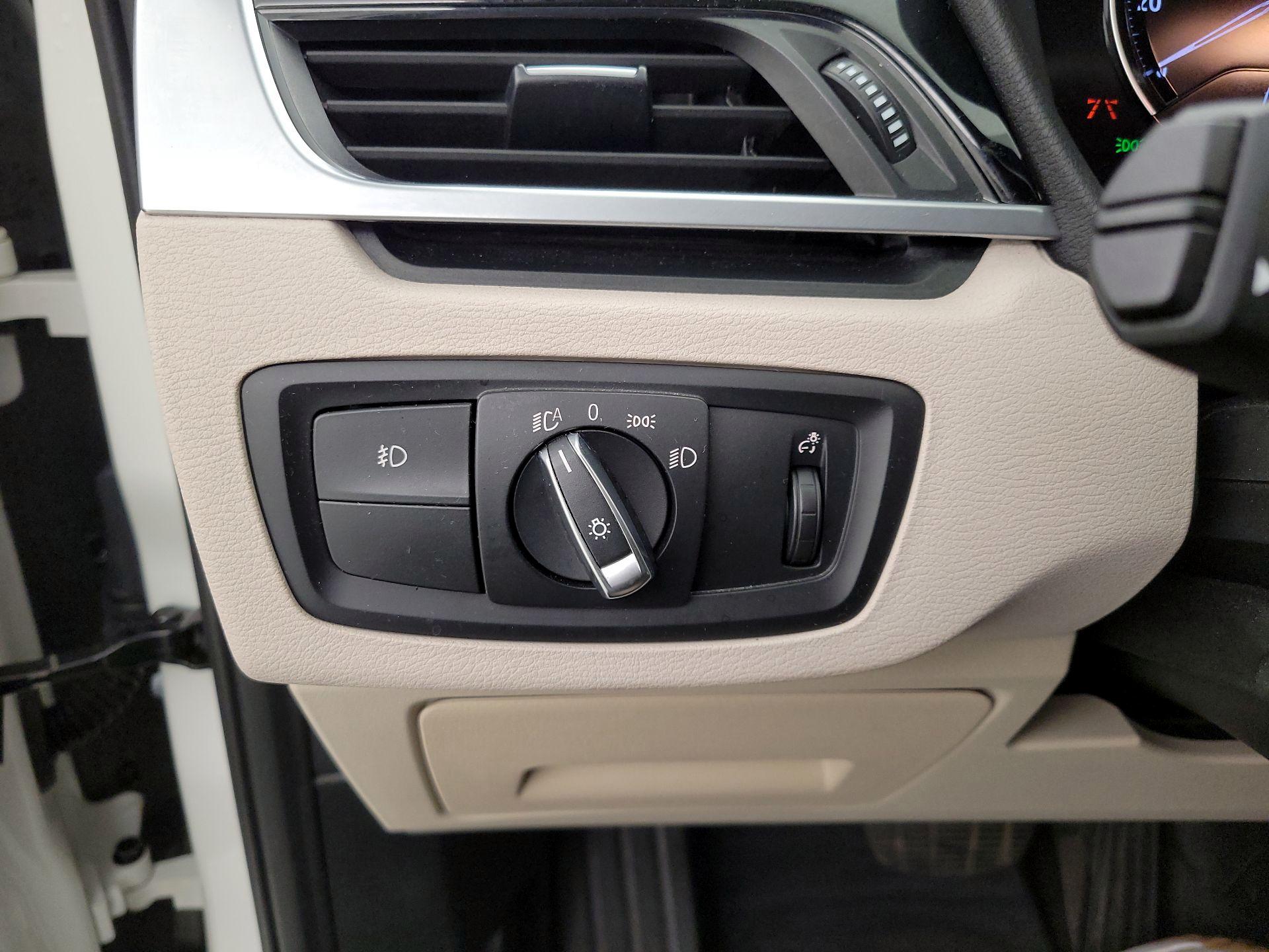 Thumbnail: 2019 BMW X1 - 13