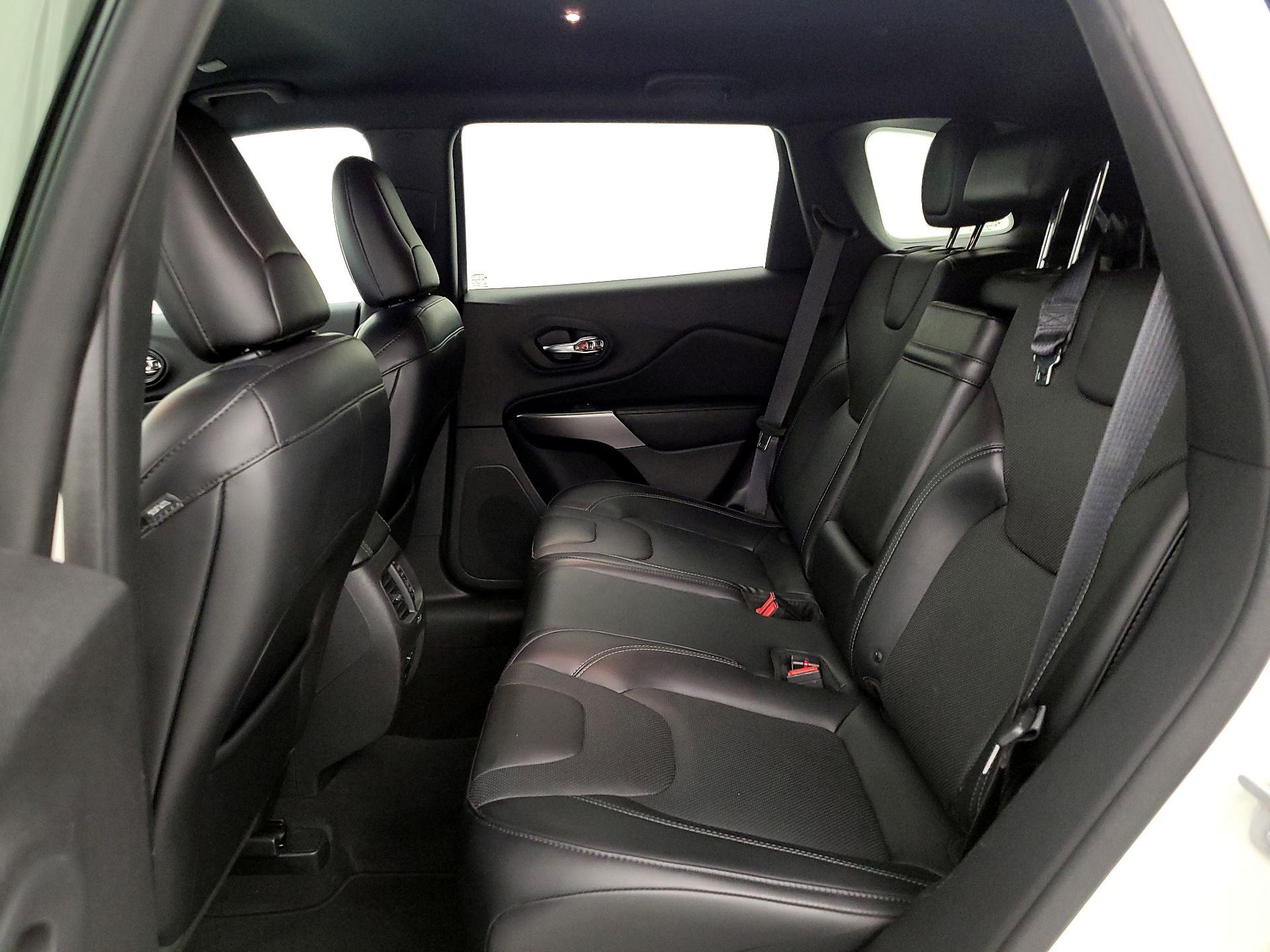 Thumbnail: 2019 Jeep Cherokee - 19
