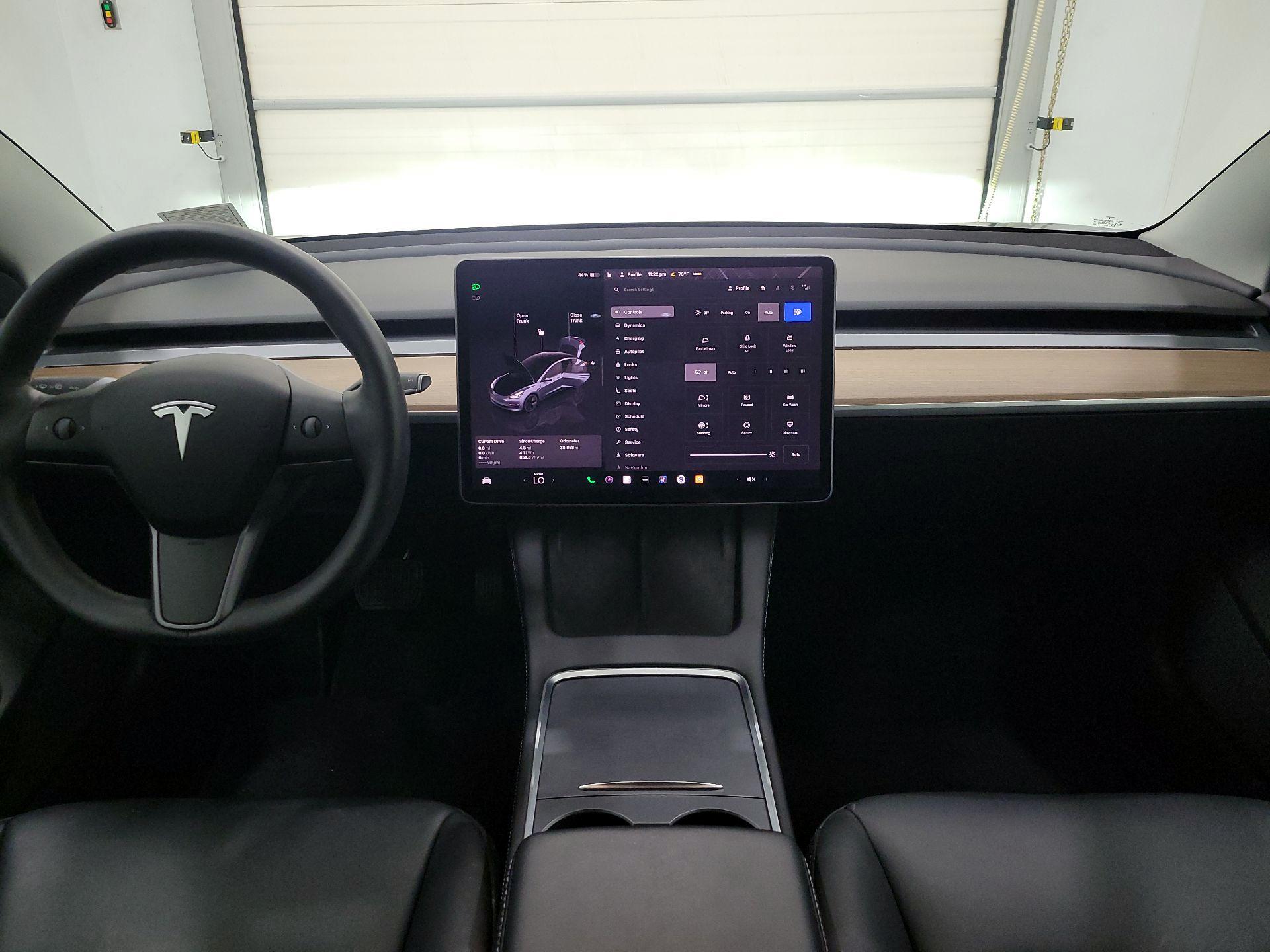 Thumbnail: 2022 Tesla Model 3 - 9
