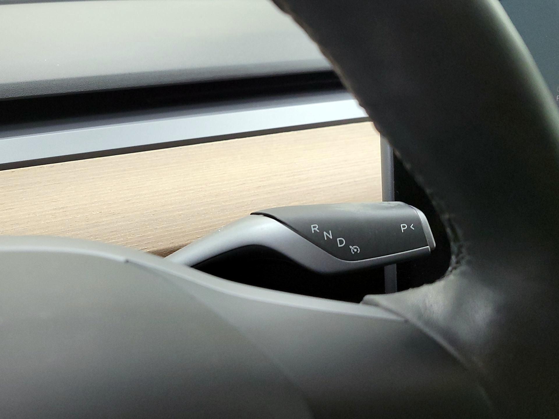 Thumbnail: 2022 Tesla Model 3 - 17