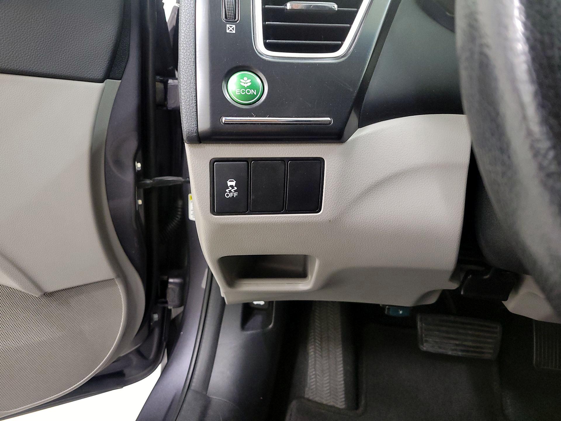 Thumbnail: 2015 Honda Civic - 13