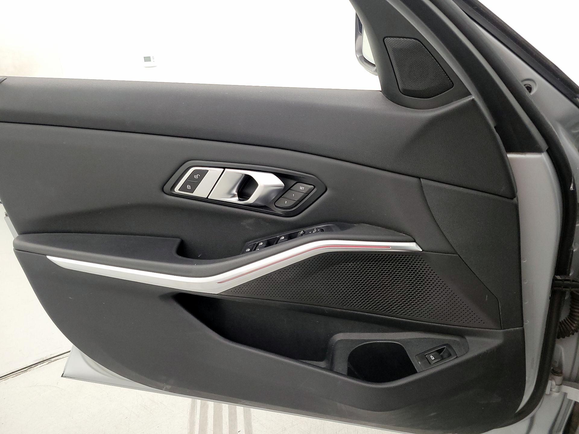 Thumbnail: 2019 BMW 3 Series - 12
