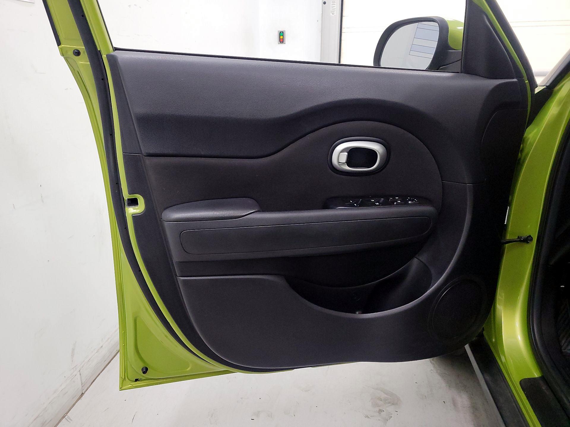 Thumbnail: 2014 Kia Soul - 12