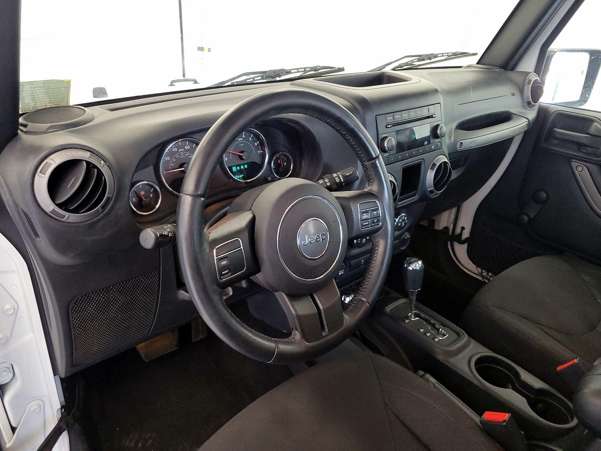 Thumbnail: 2016 Jeep Wrangler - 9