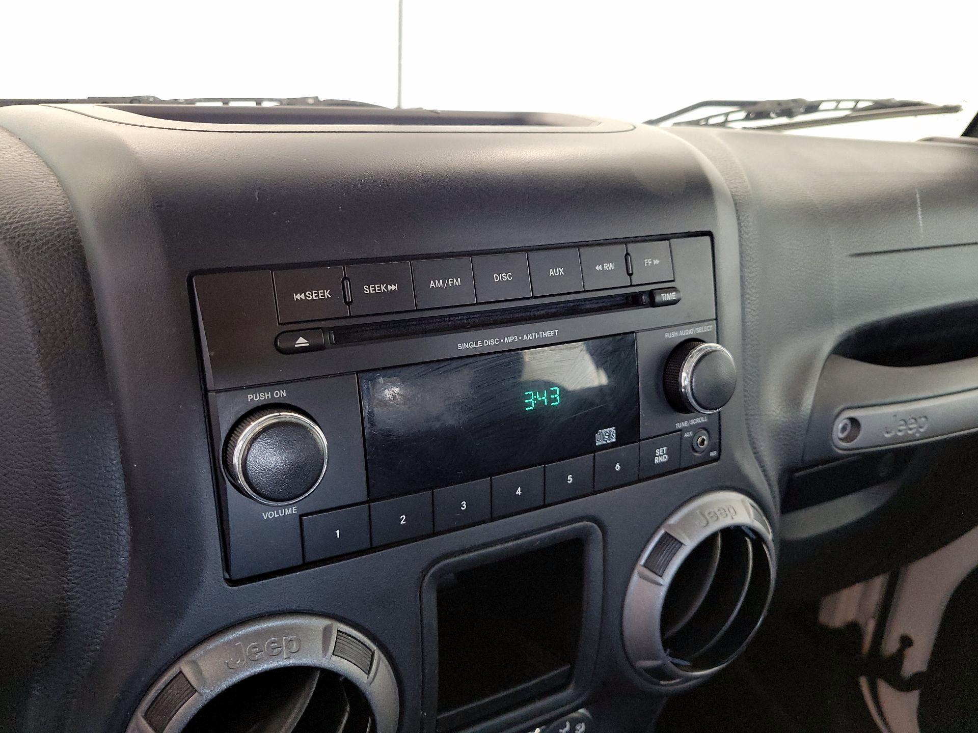 Thumbnail: 2016 Jeep Wrangler - 13
