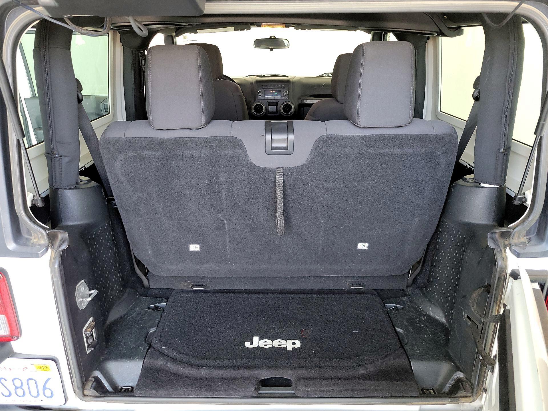 Thumbnail: 2016 Jeep Wrangler - 18