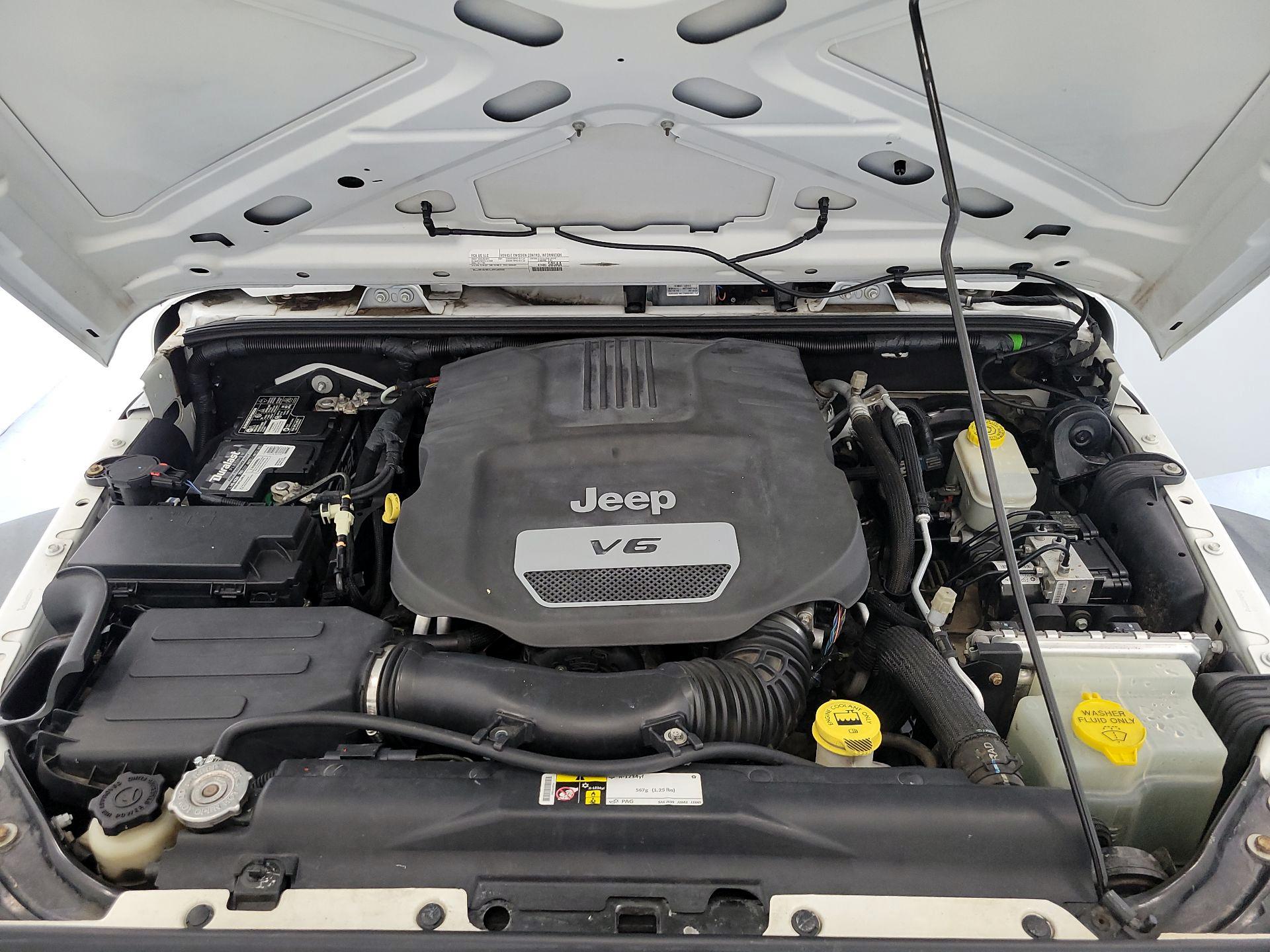 Thumbnail: 2016 Jeep Wrangler - 19