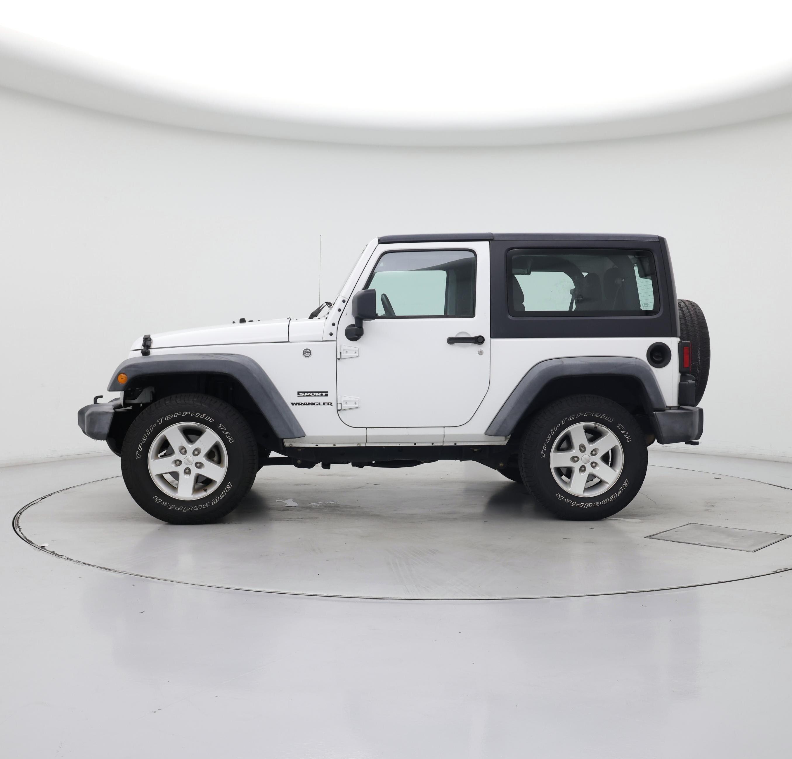 Thumbnail: 2016 Jeep Wrangler - 3