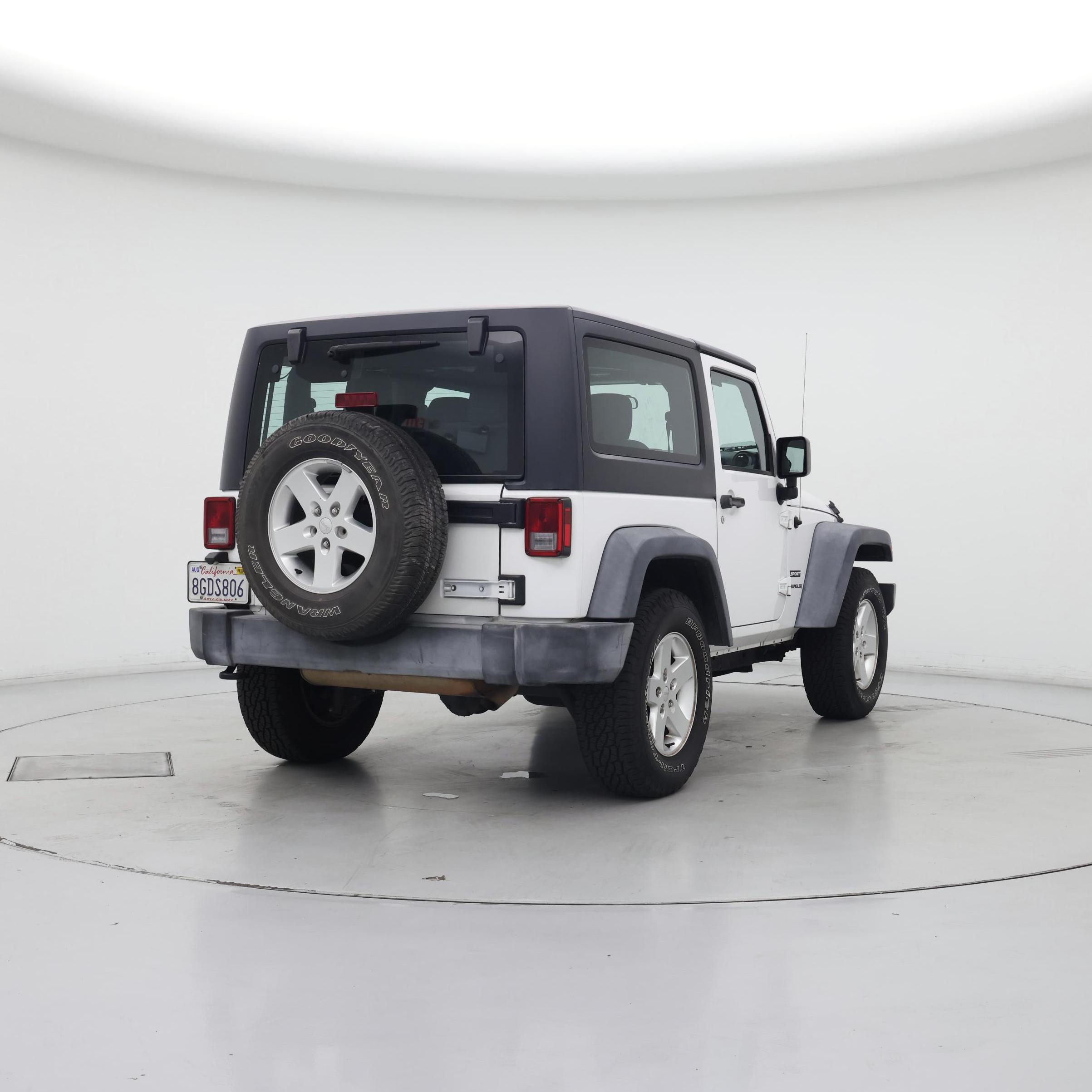 Thumbnail: 2016 Jeep Wrangler - 8