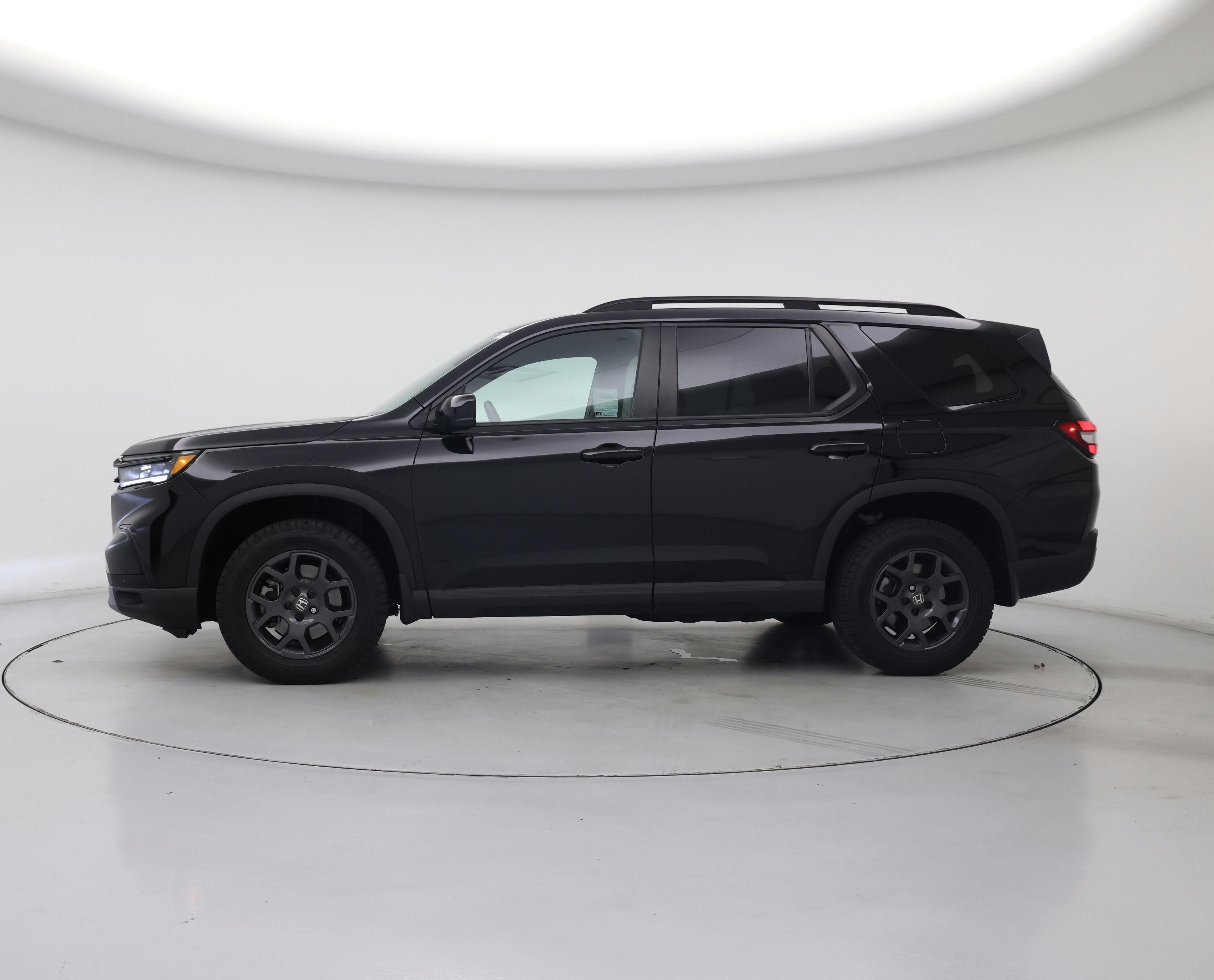 Thumbnail: 2023 Honda Pilot - 3