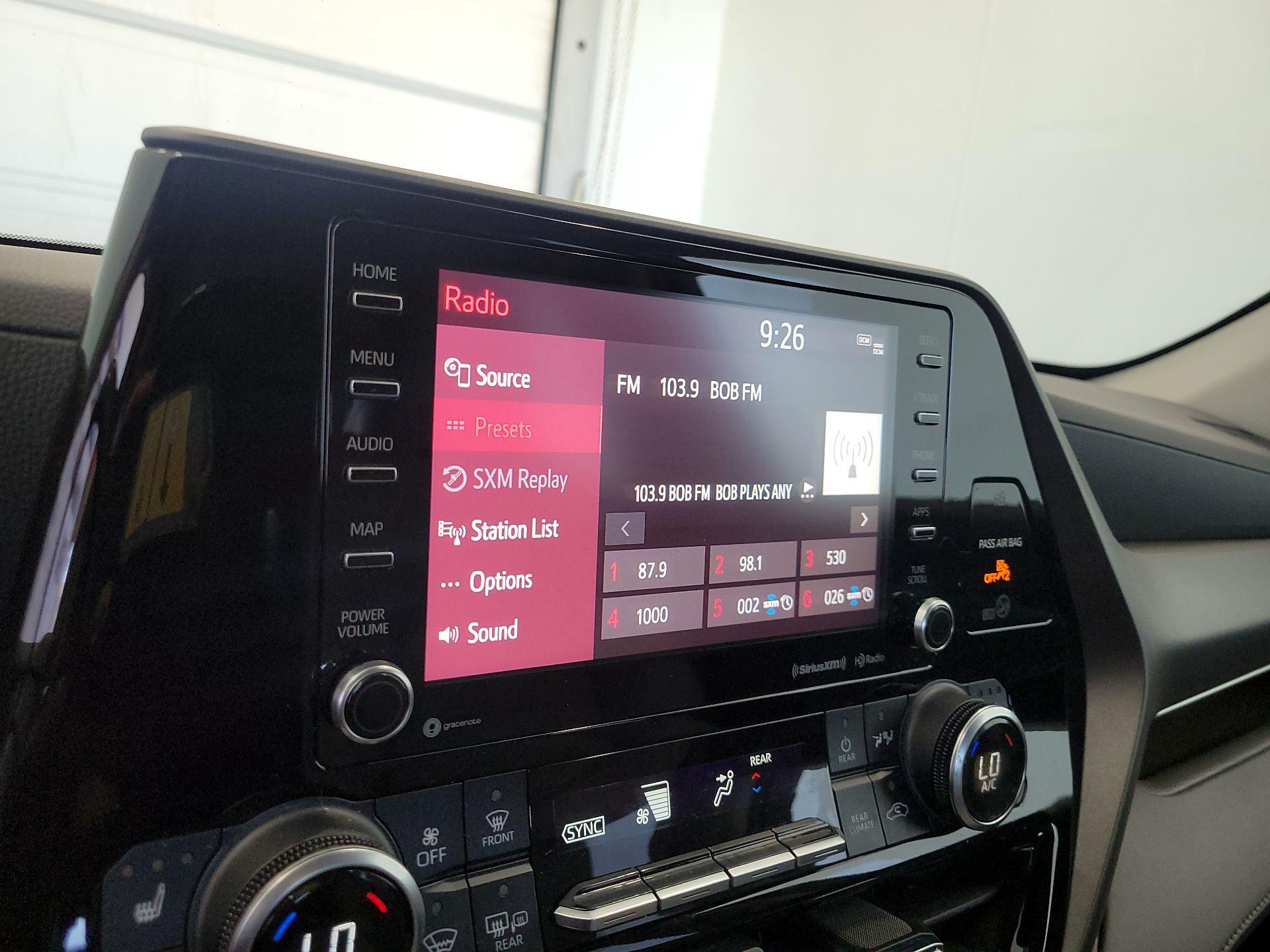 Thumbnail: 2021 Toyota Highlander - 14