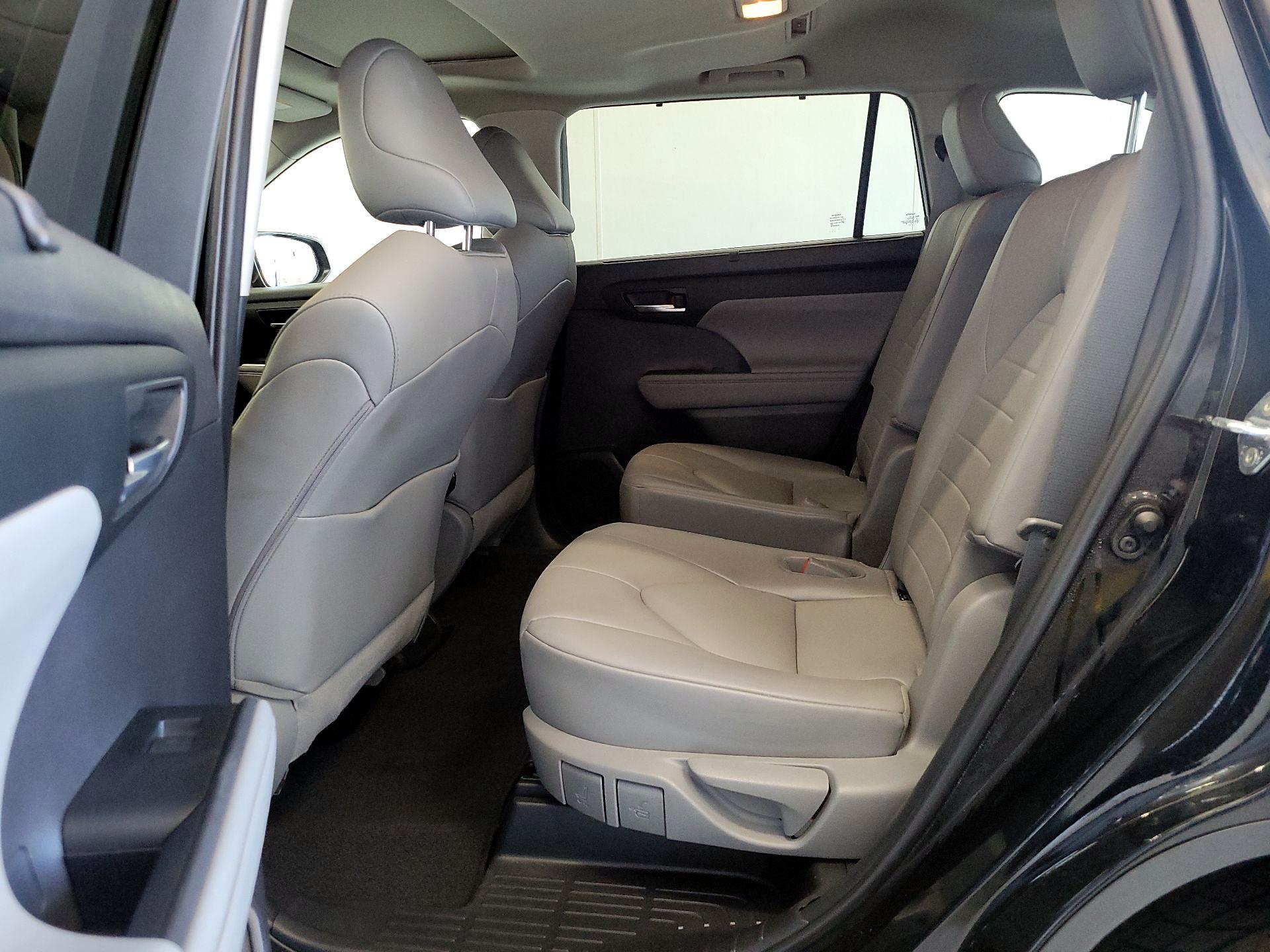 Thumbnail: 2021 Toyota Highlander - 19