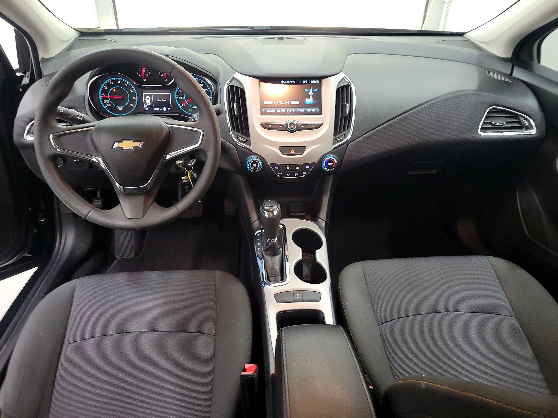 Thumbnail: 2018 Chevrolet Cruze - 9