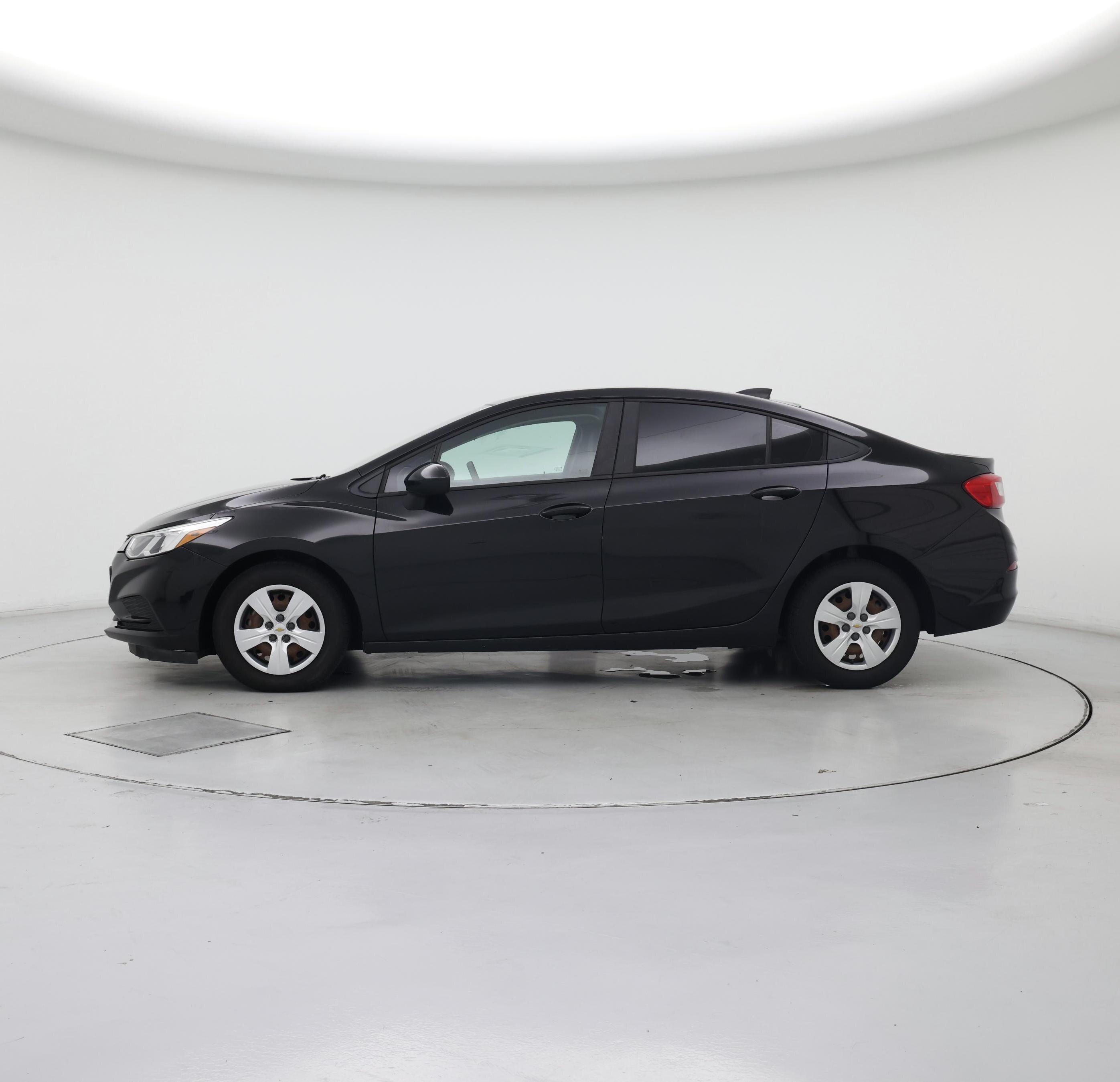 Thumbnail: 2018 Chevrolet Cruze - 3