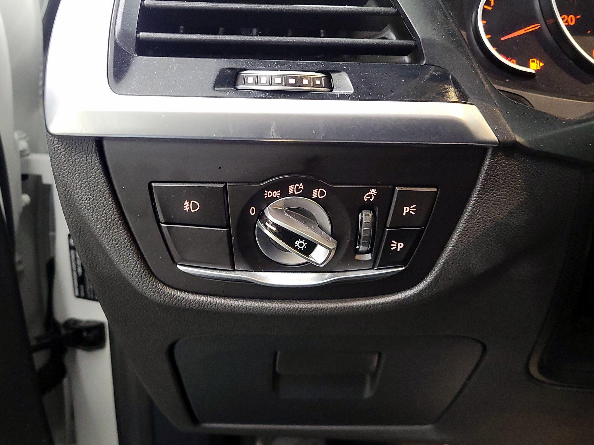 Thumbnail: 2019 BMW X3 - 13