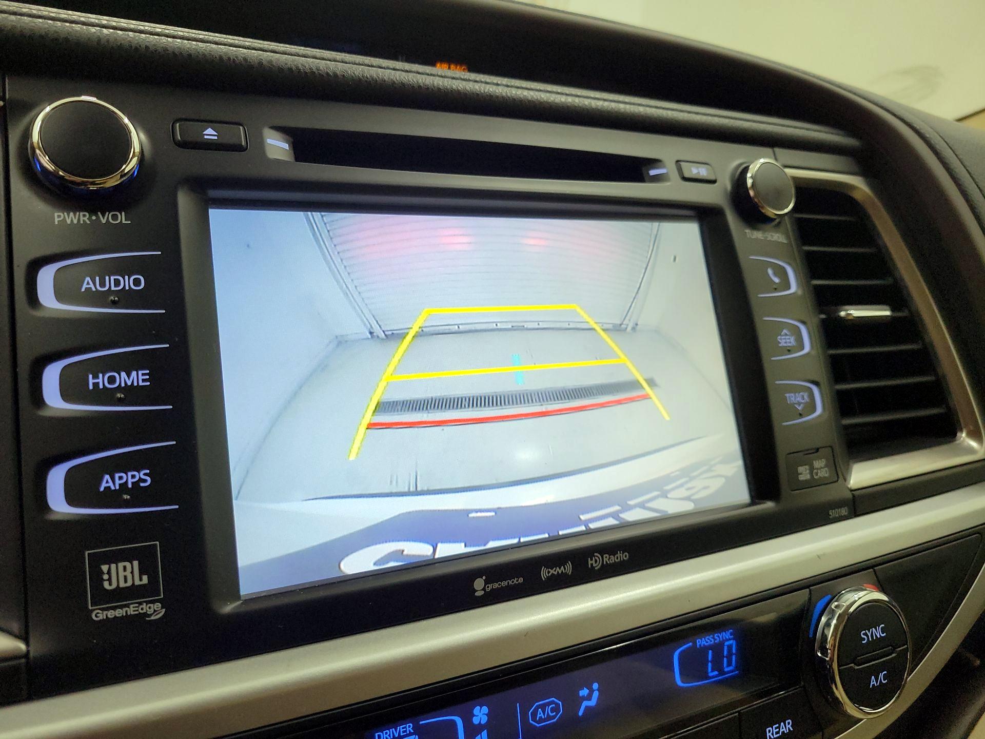 Thumbnail: 2018 Toyota Highlander - 14