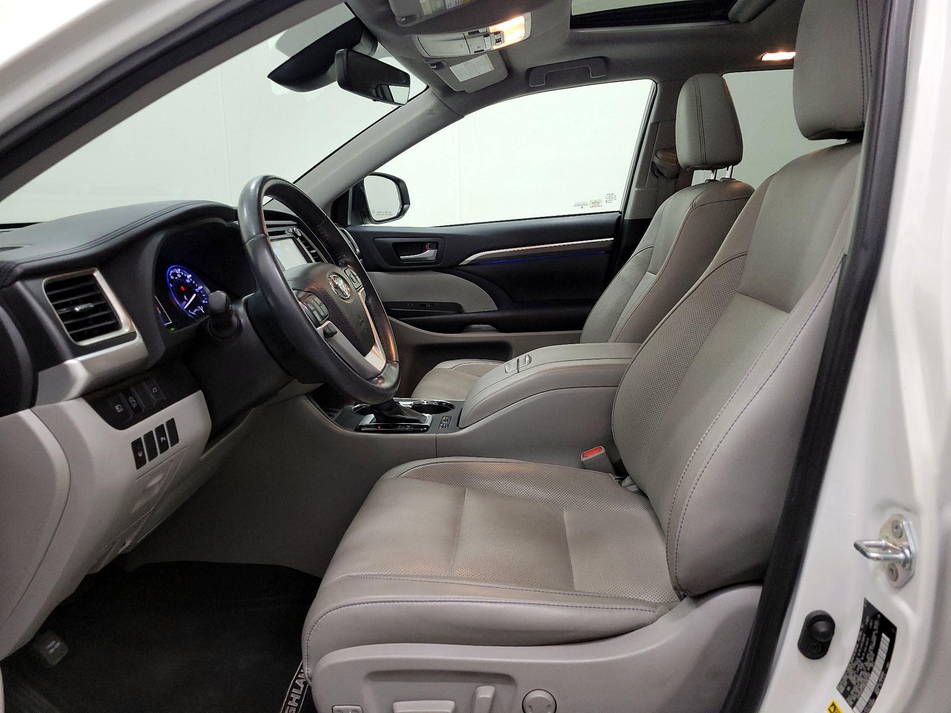 Thumbnail: 2019 Toyota Highlander - 11