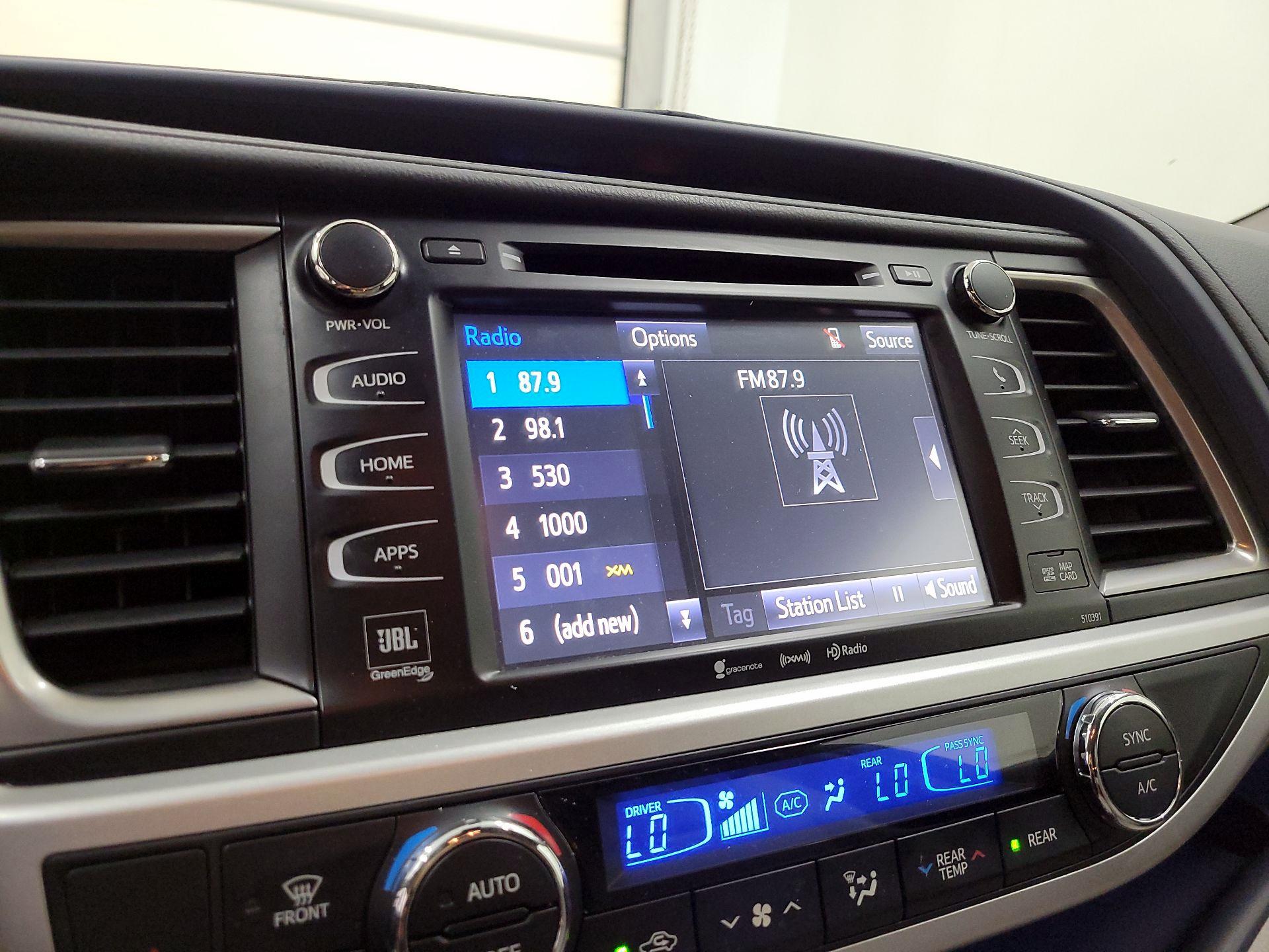 Thumbnail: 2019 Toyota Highlander - 15
