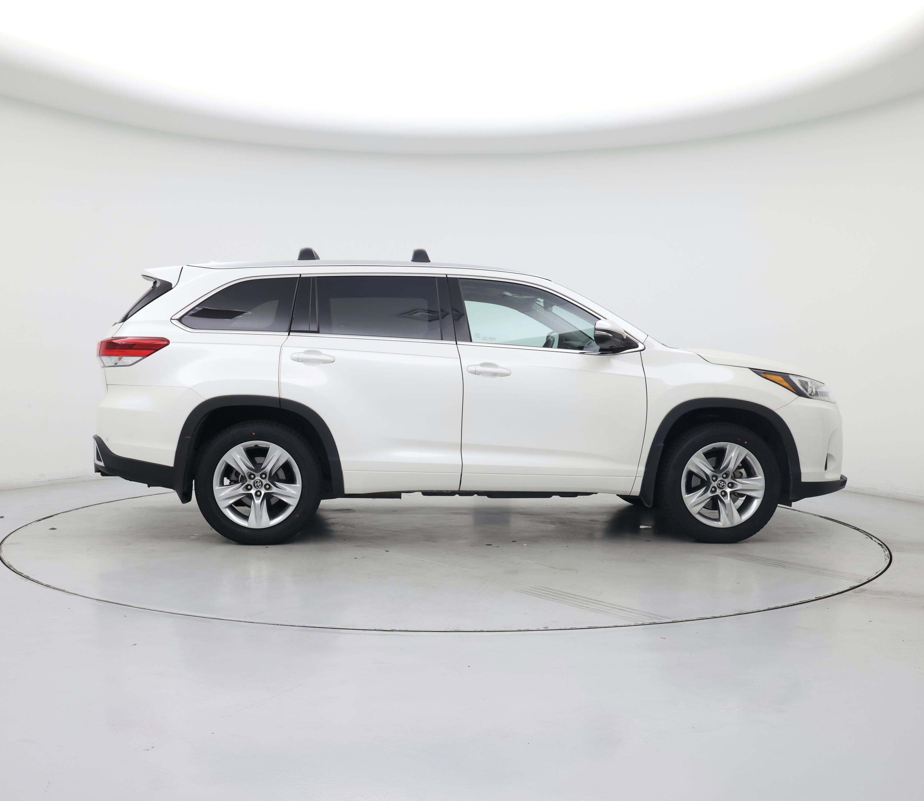 Thumbnail: 2019 Toyota Highlander - 7