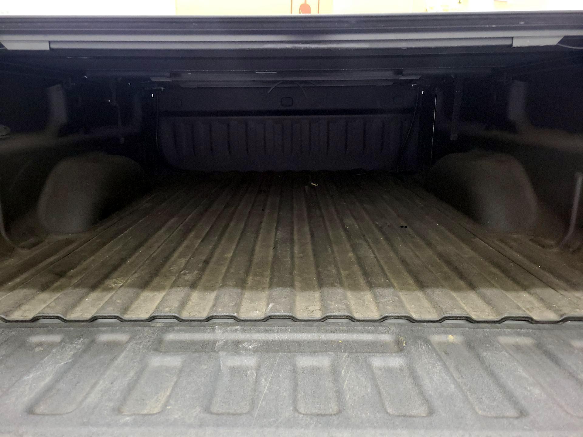 Thumbnail: 2014 Chevrolet Silverado 1500 - 20