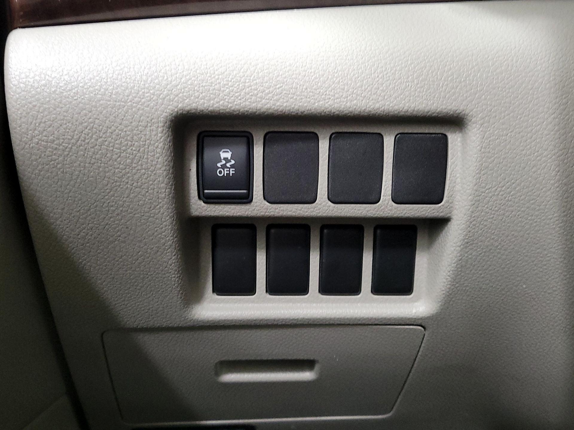 Thumbnail: 2014 Nissan Quest - 13