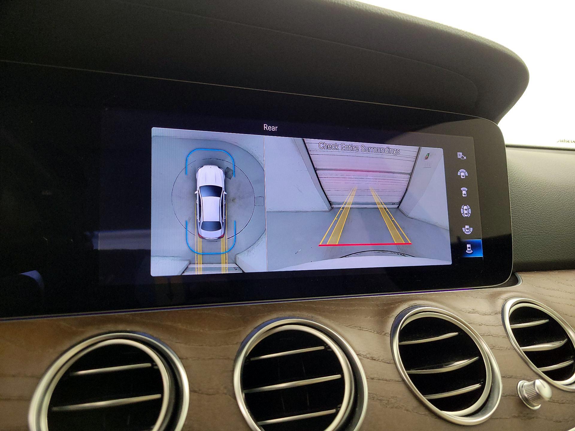 Thumbnail: 2021 Mercedes-Benz E-Class - 15