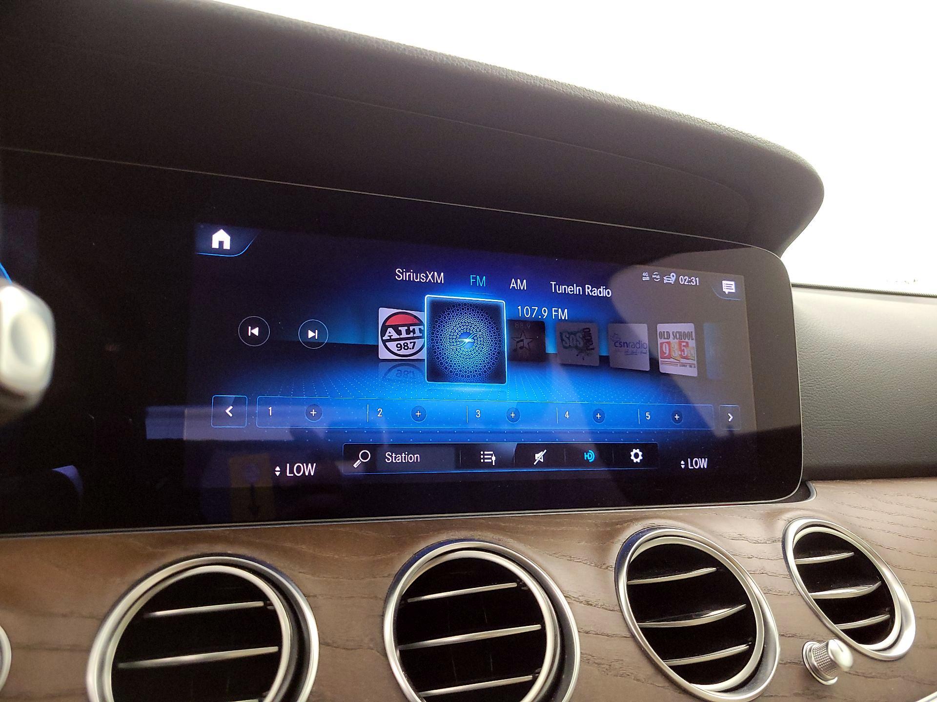 Thumbnail: 2021 Mercedes-Benz E-Class - 16
