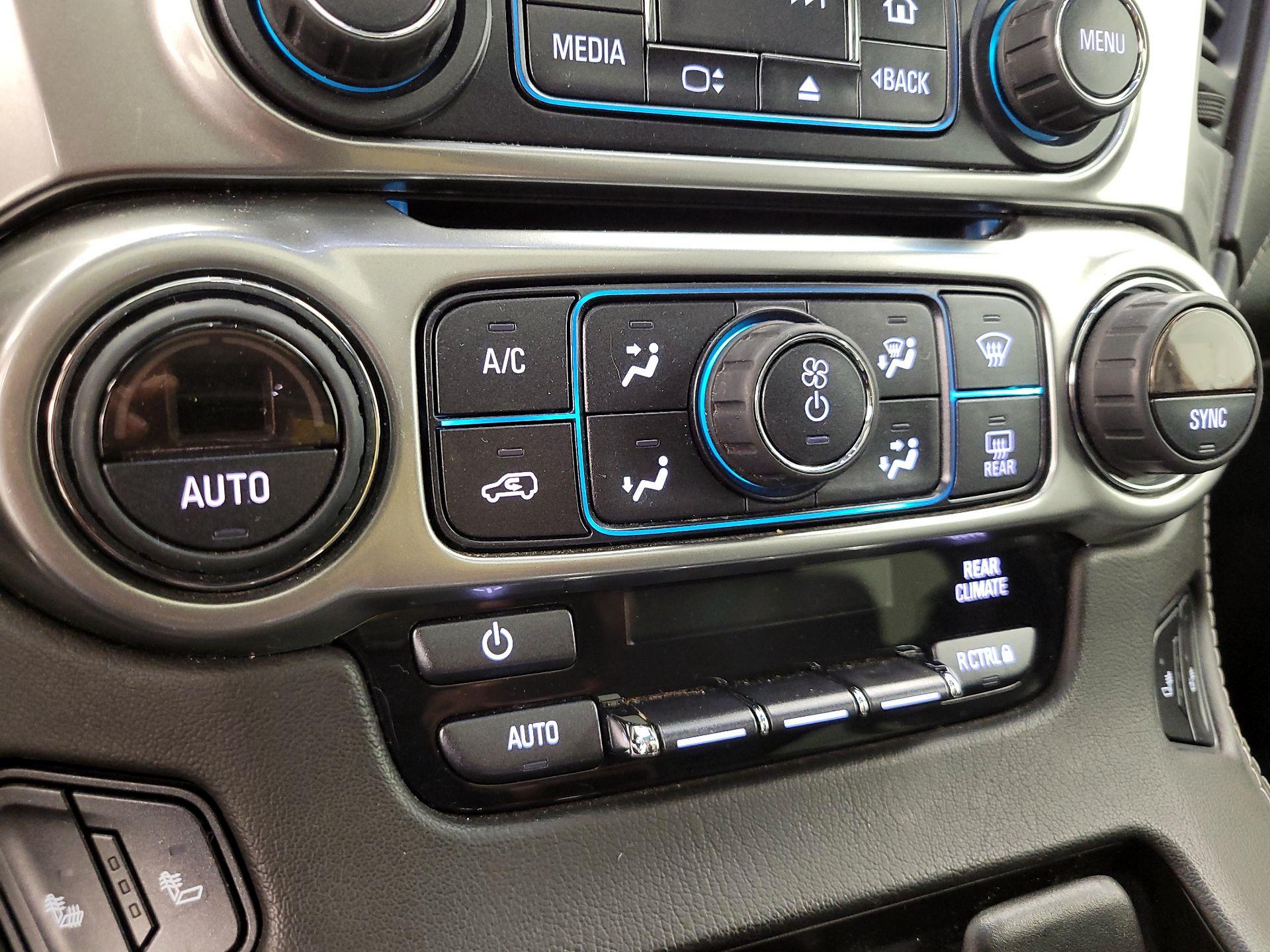 Thumbnail: 2019 Chevrolet Suburban - 17