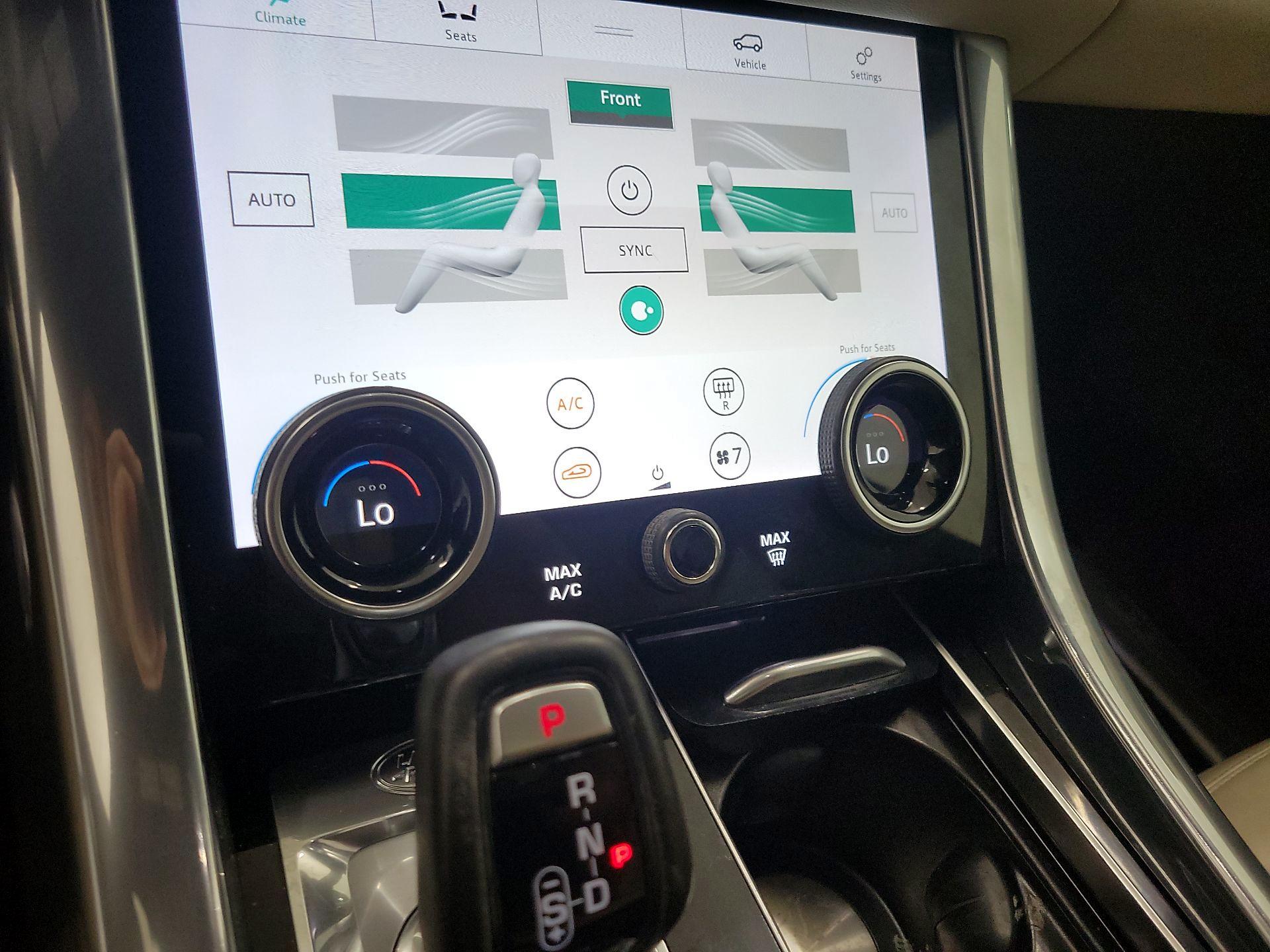 Thumbnail: 2019 Land Rover Range Rover Sport - 16
