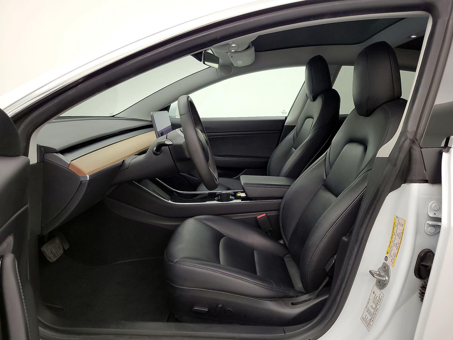 Thumbnail: 2020 Tesla Model 3 - 11