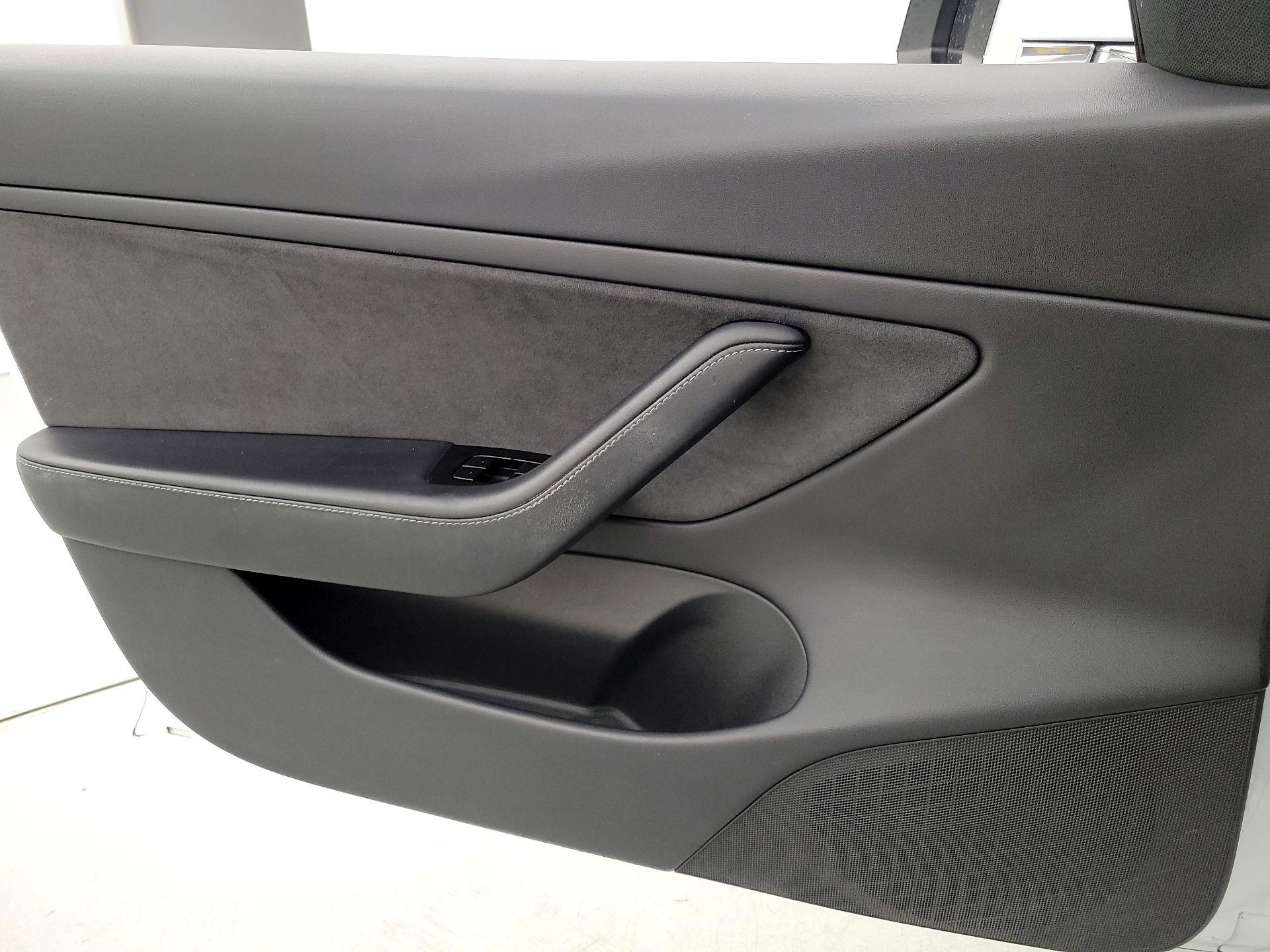 Thumbnail: 2020 Tesla Model 3 - 12