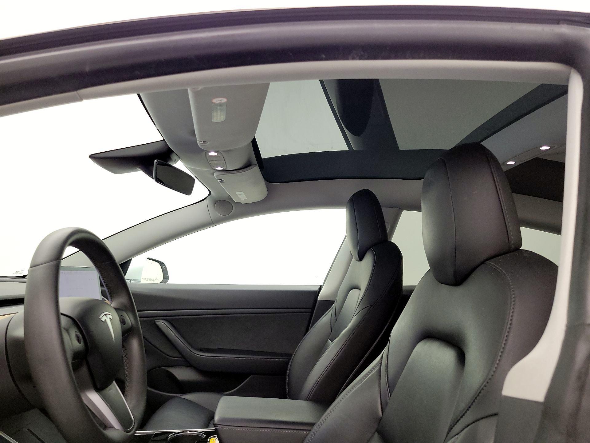 Thumbnail: 2020 Tesla Model 3 - 17
