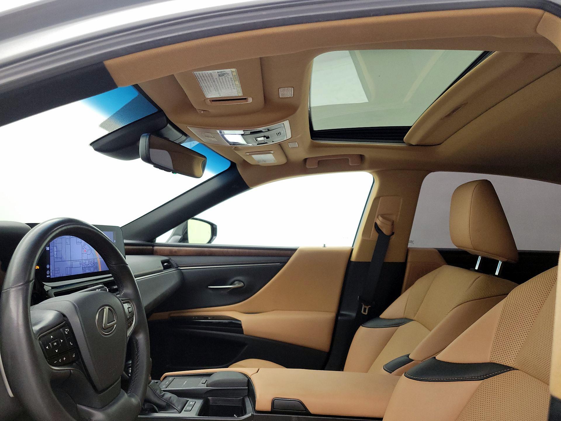 Thumbnail: 2022 Lexus ES - 20