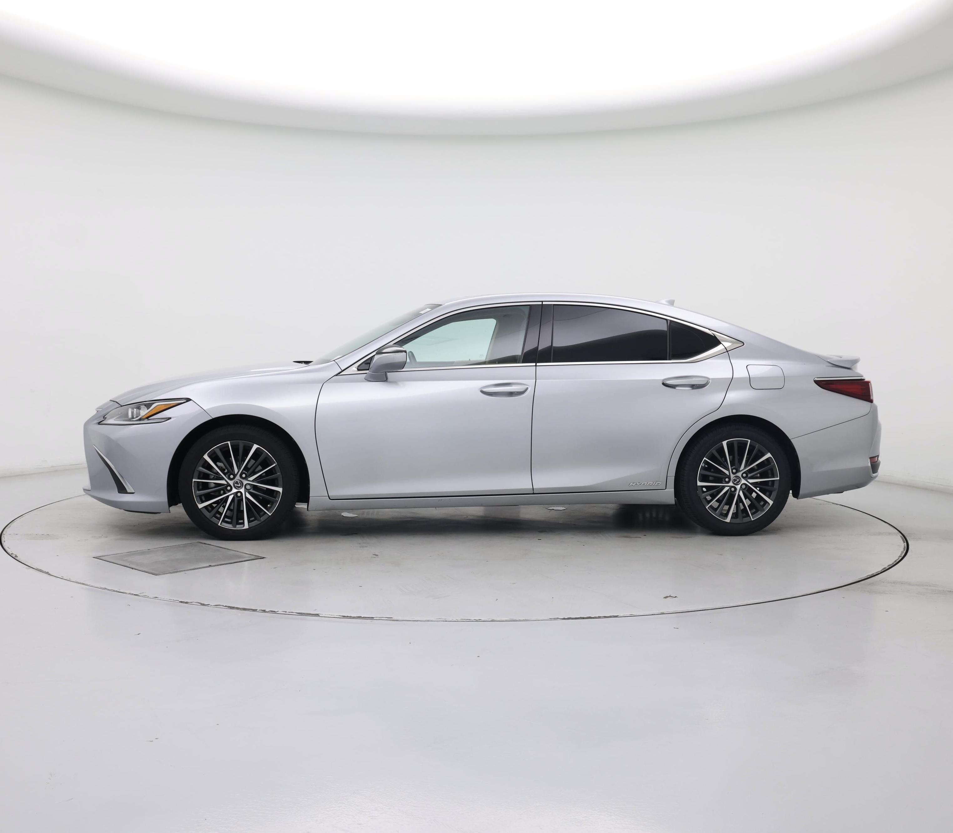 Thumbnail: 2022 Lexus ES - 3