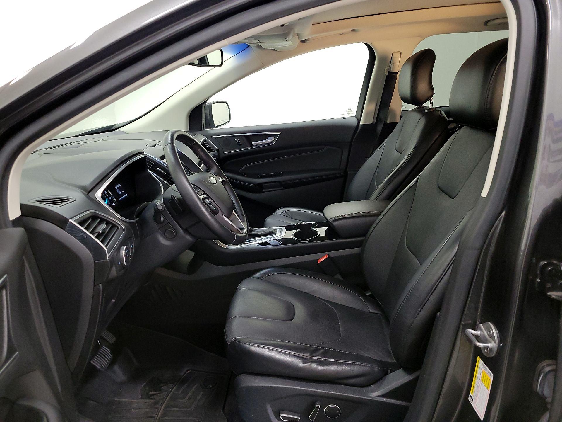 Thumbnail: 2016 Ford Edge - 11