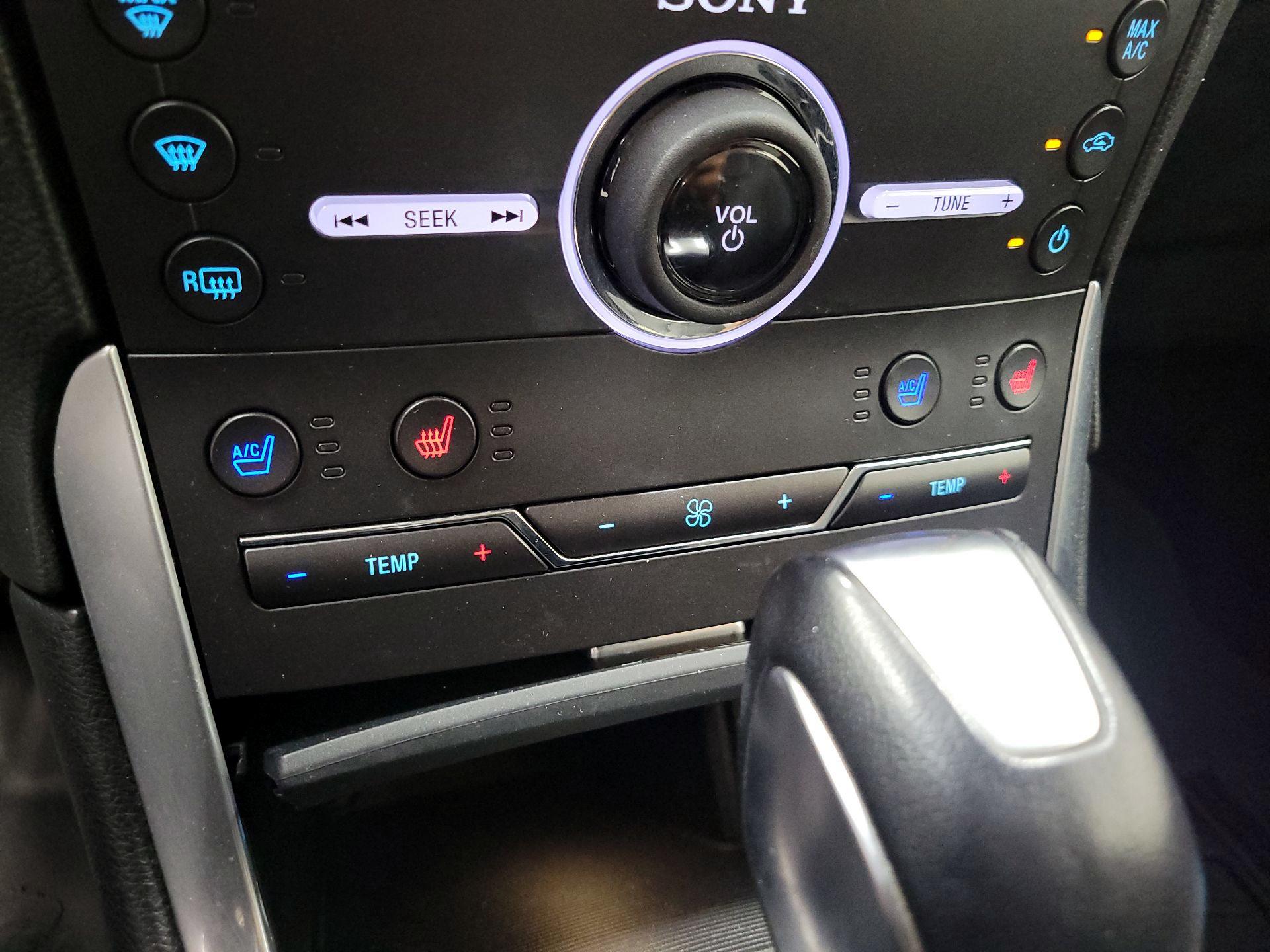Thumbnail: 2016 Ford Edge - 16