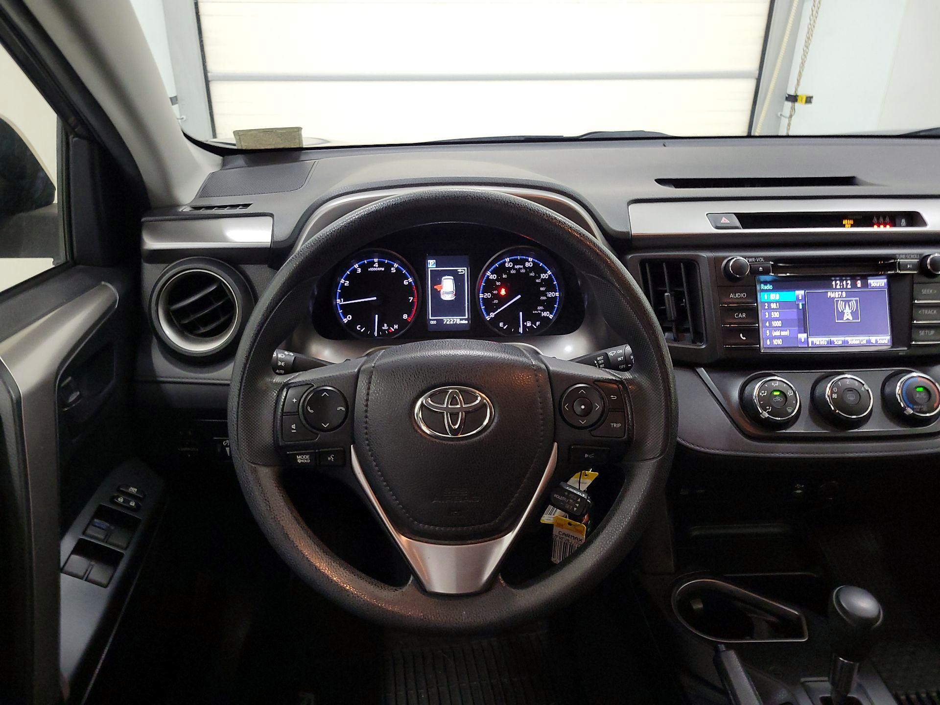 Thumbnail: 2018 Toyota RAV4 - 10