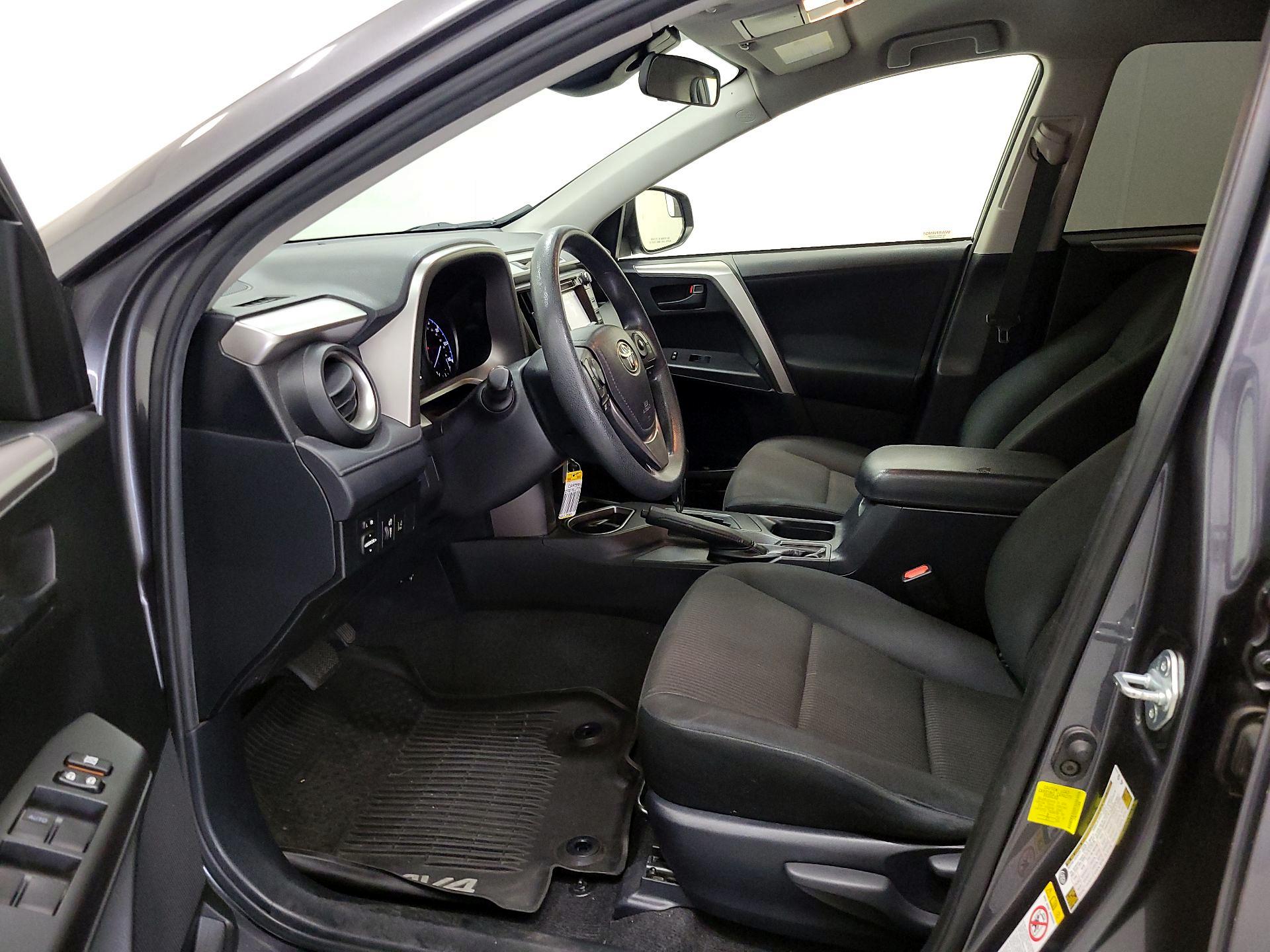 Thumbnail: 2018 Toyota RAV4 - 11