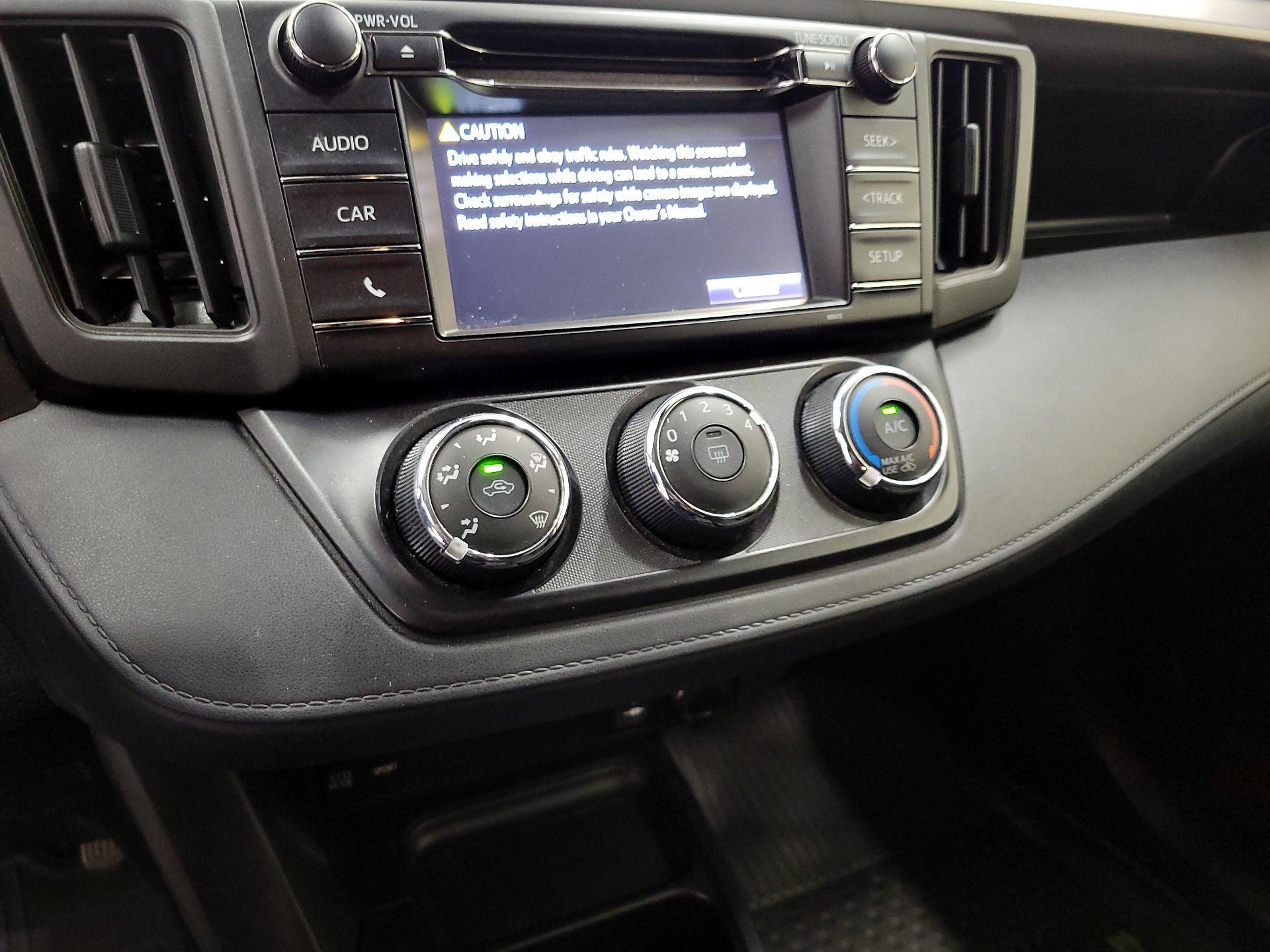 Thumbnail: 2018 Toyota RAV4 - 16