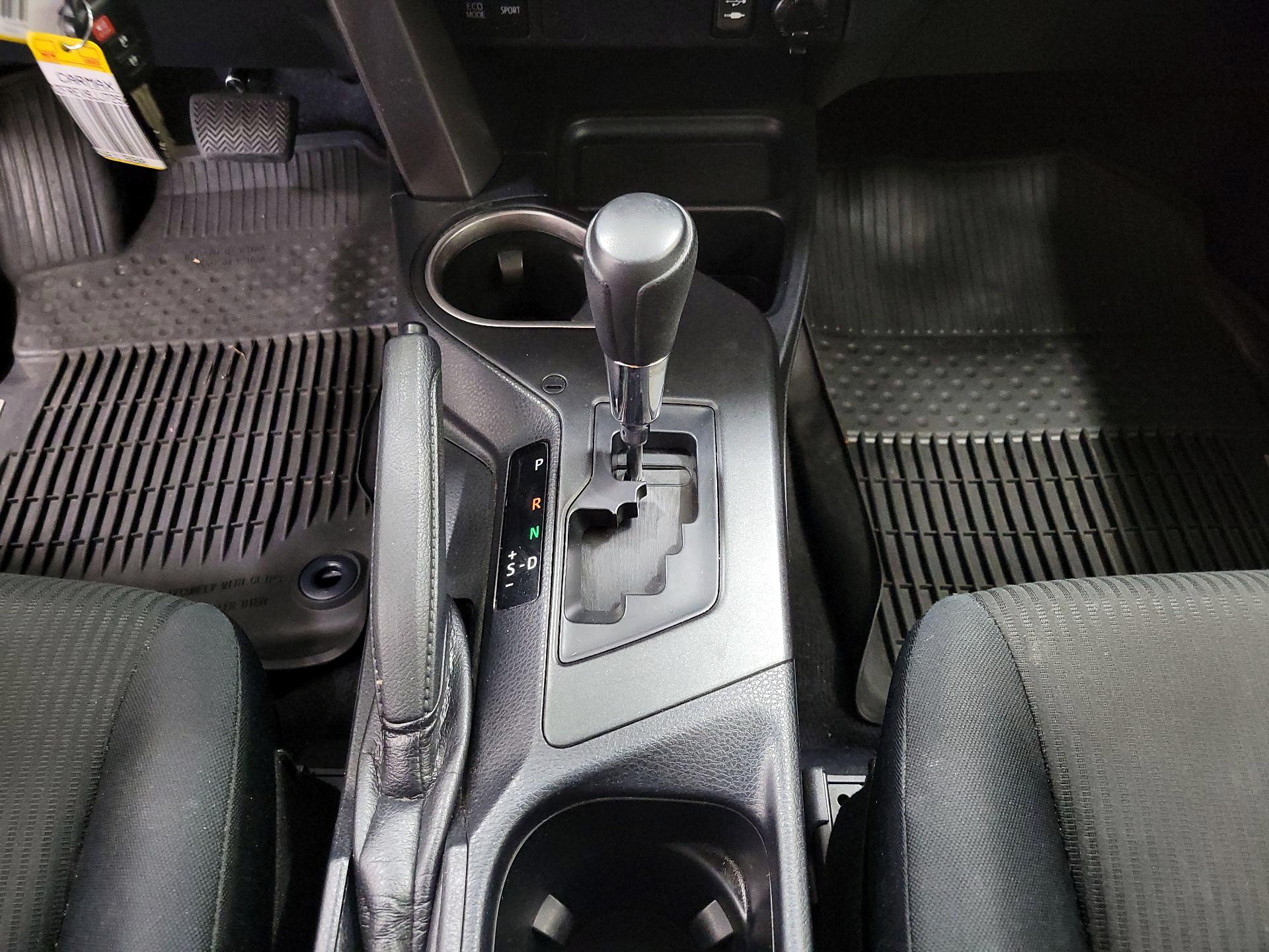 Thumbnail: 2018 Toyota RAV4 - 17