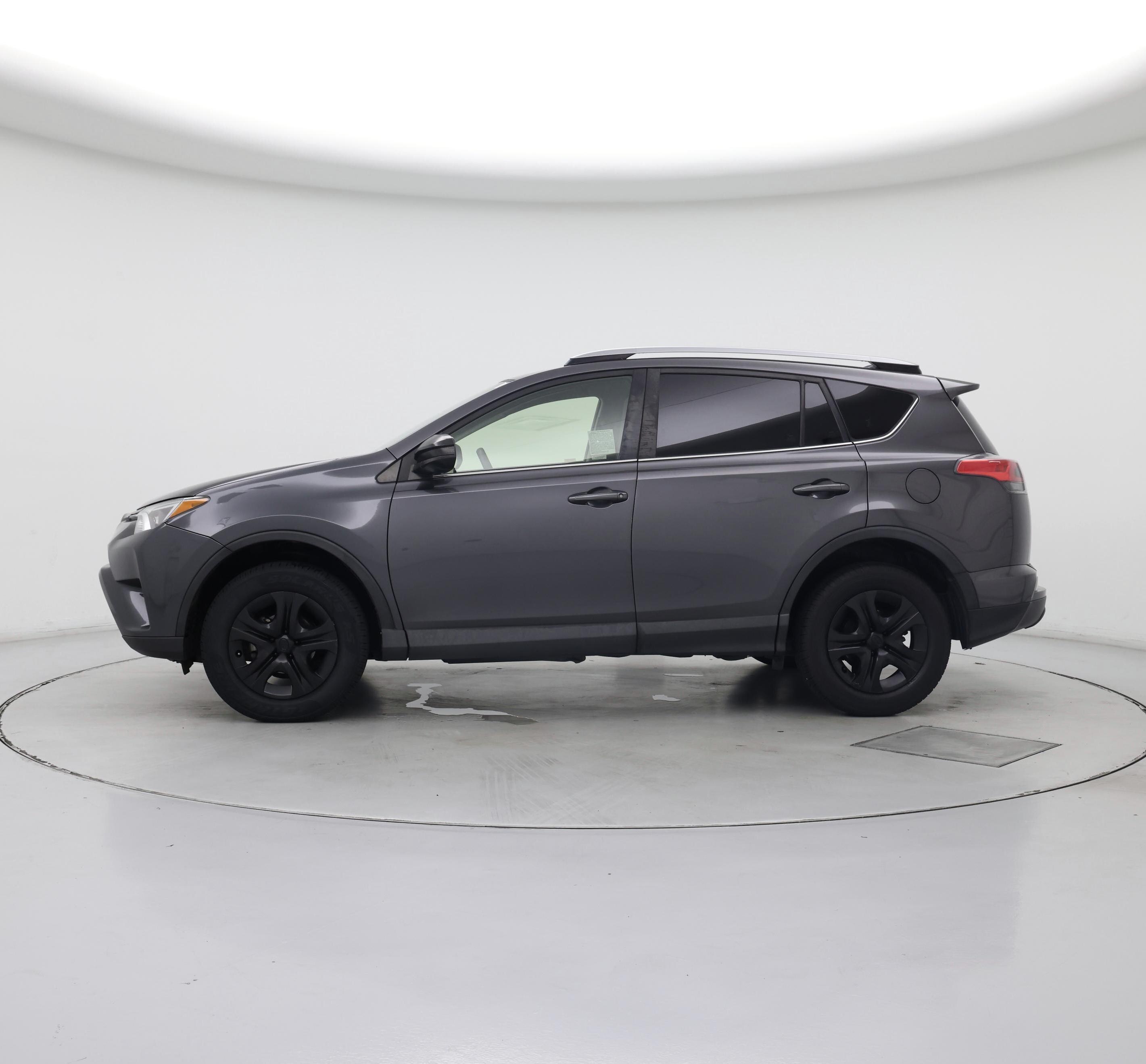 Thumbnail: 2018 Toyota RAV4 - 3