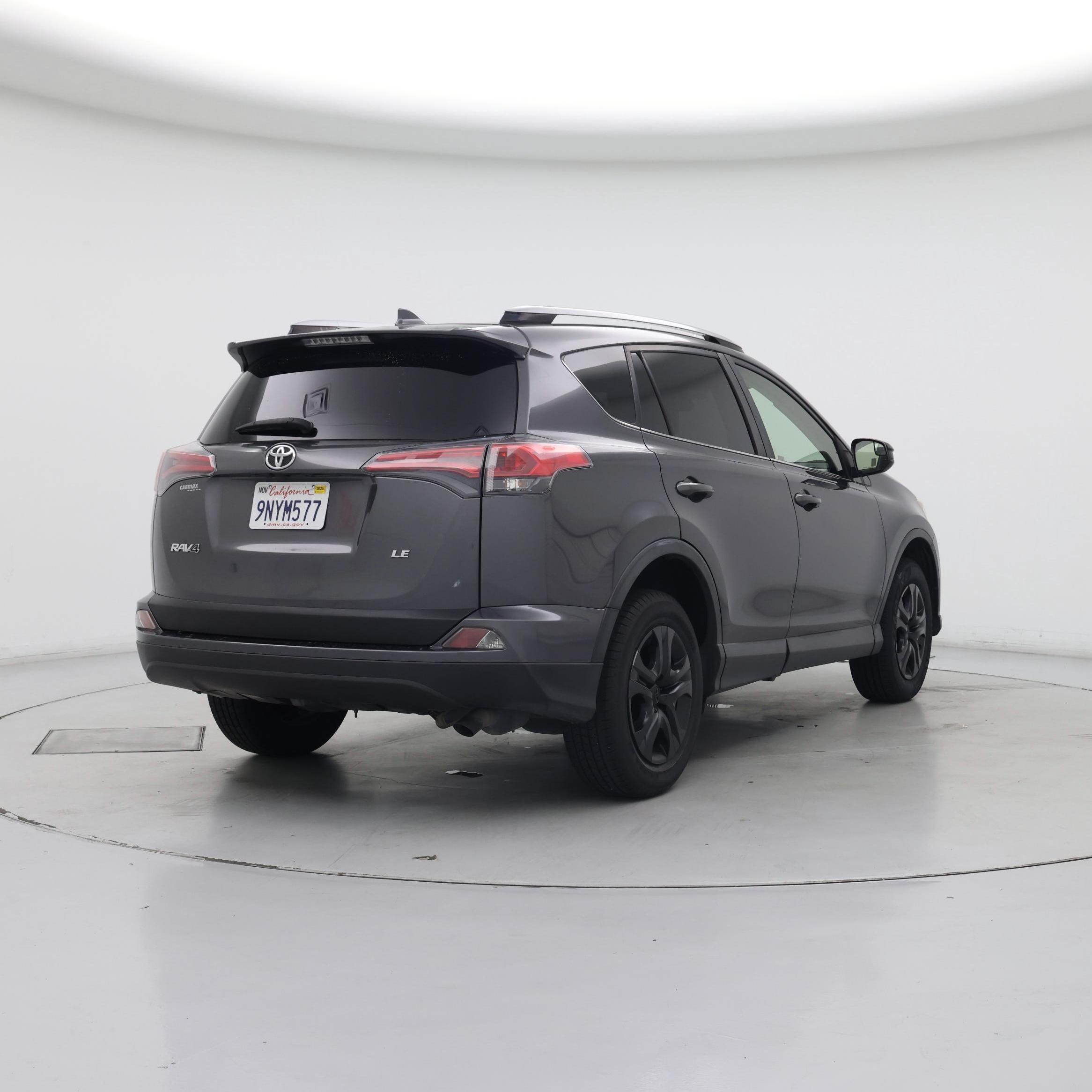 Thumbnail: 2018 Toyota RAV4 - 8