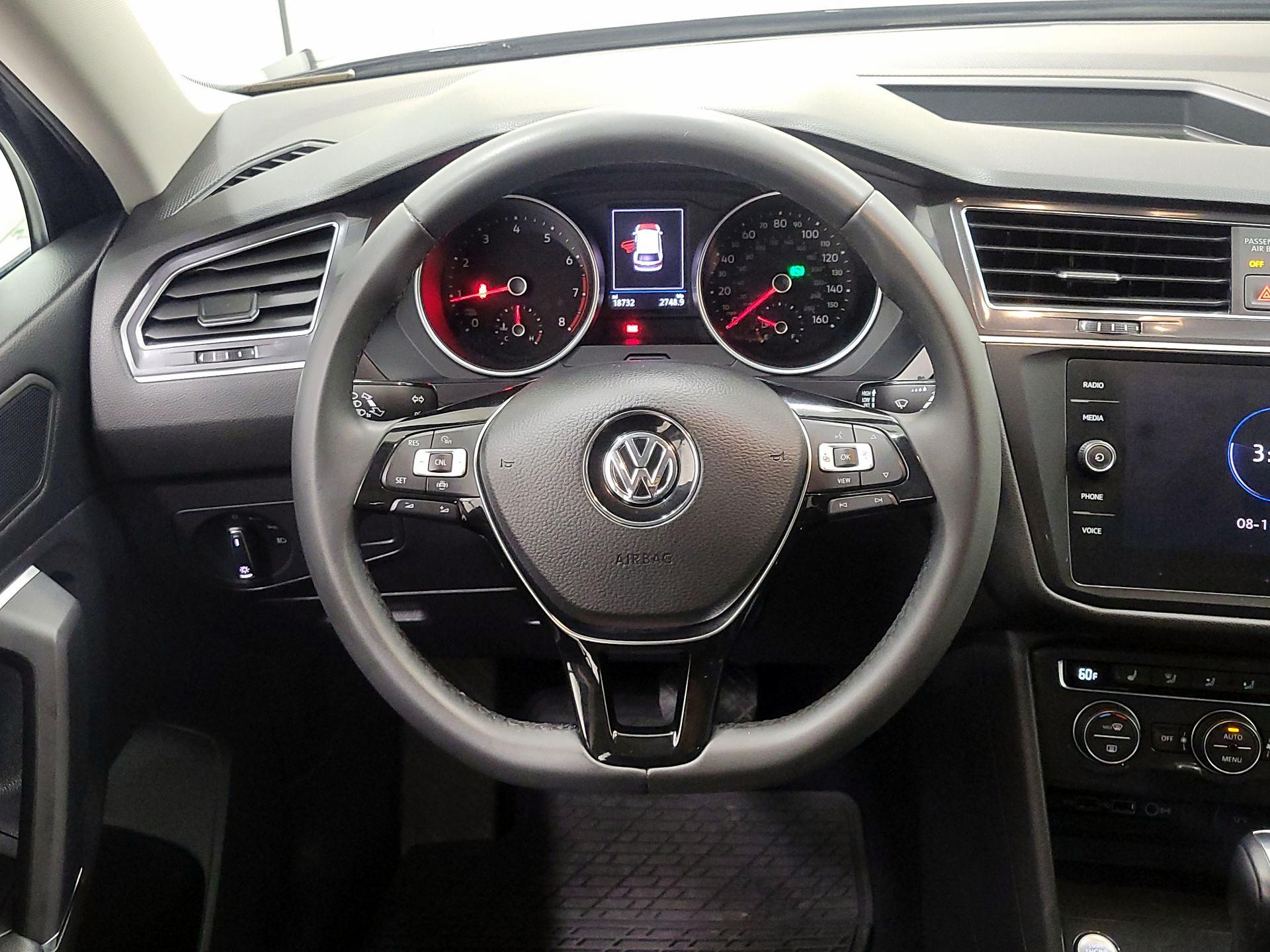 Thumbnail: 2020 Volkswagen Tiguan - 10