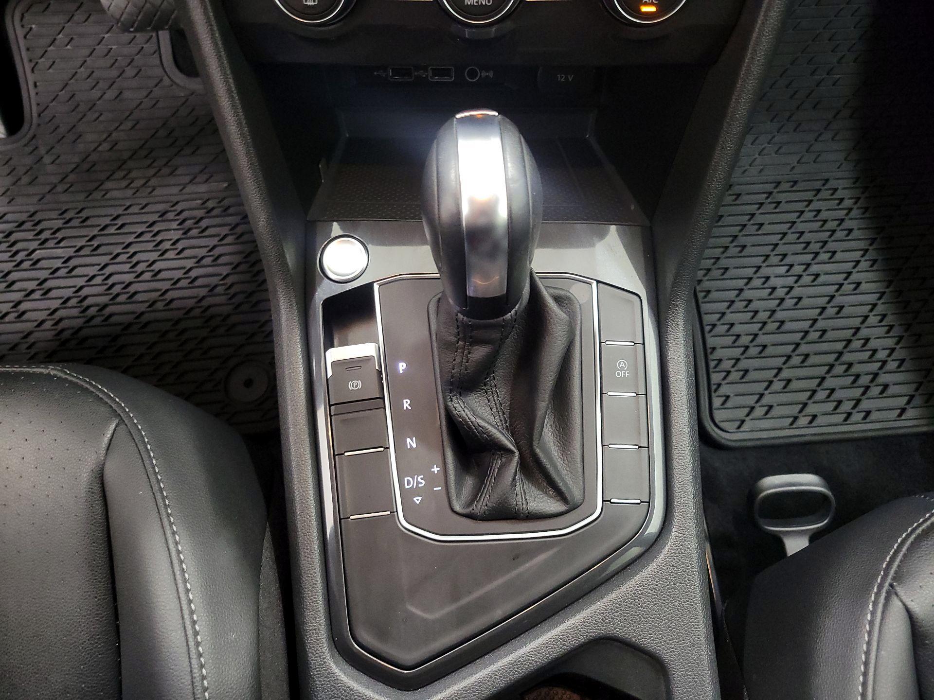 Thumbnail: 2020 Volkswagen Tiguan - 17