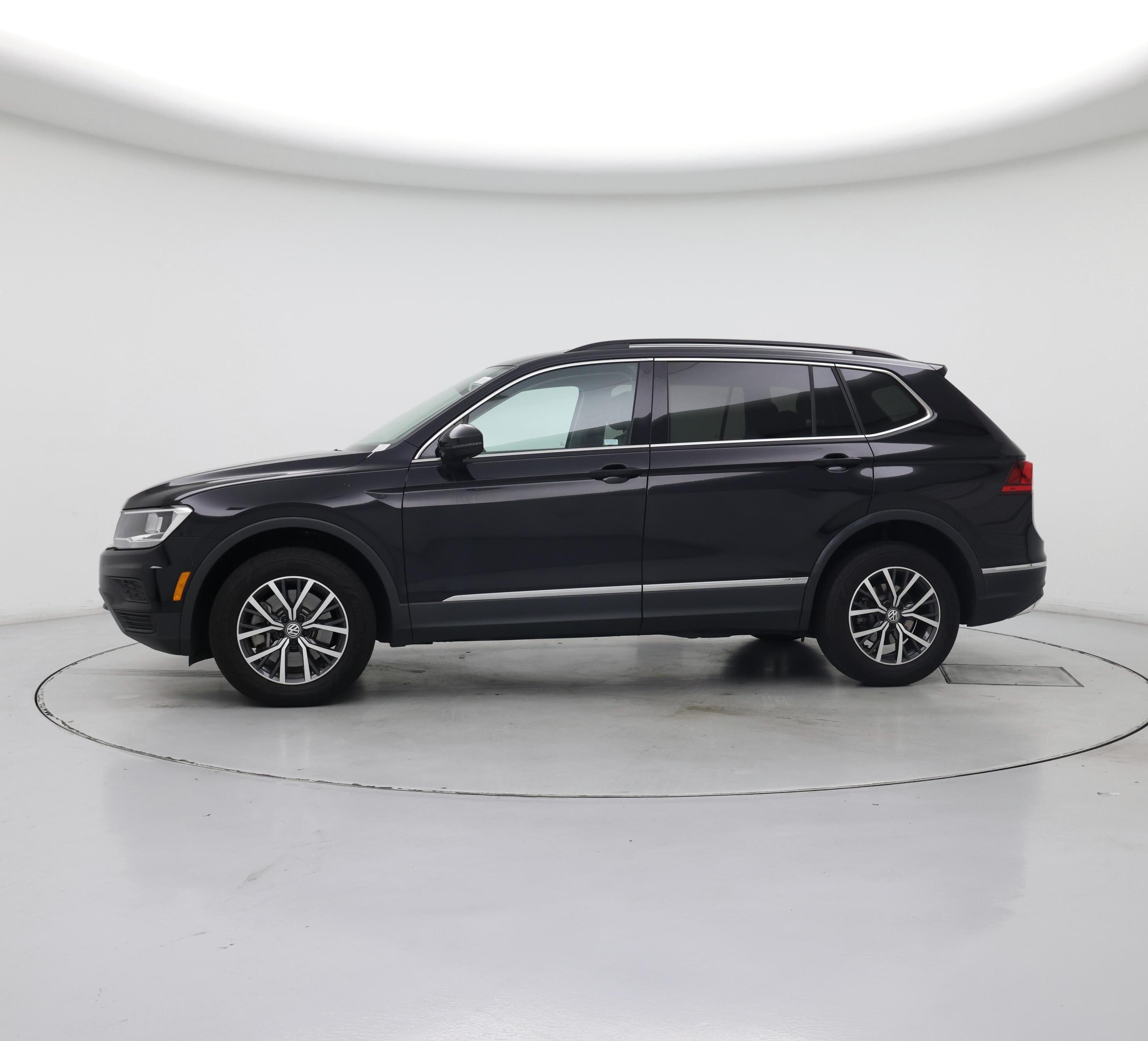 Thumbnail: 2020 Volkswagen Tiguan - 3