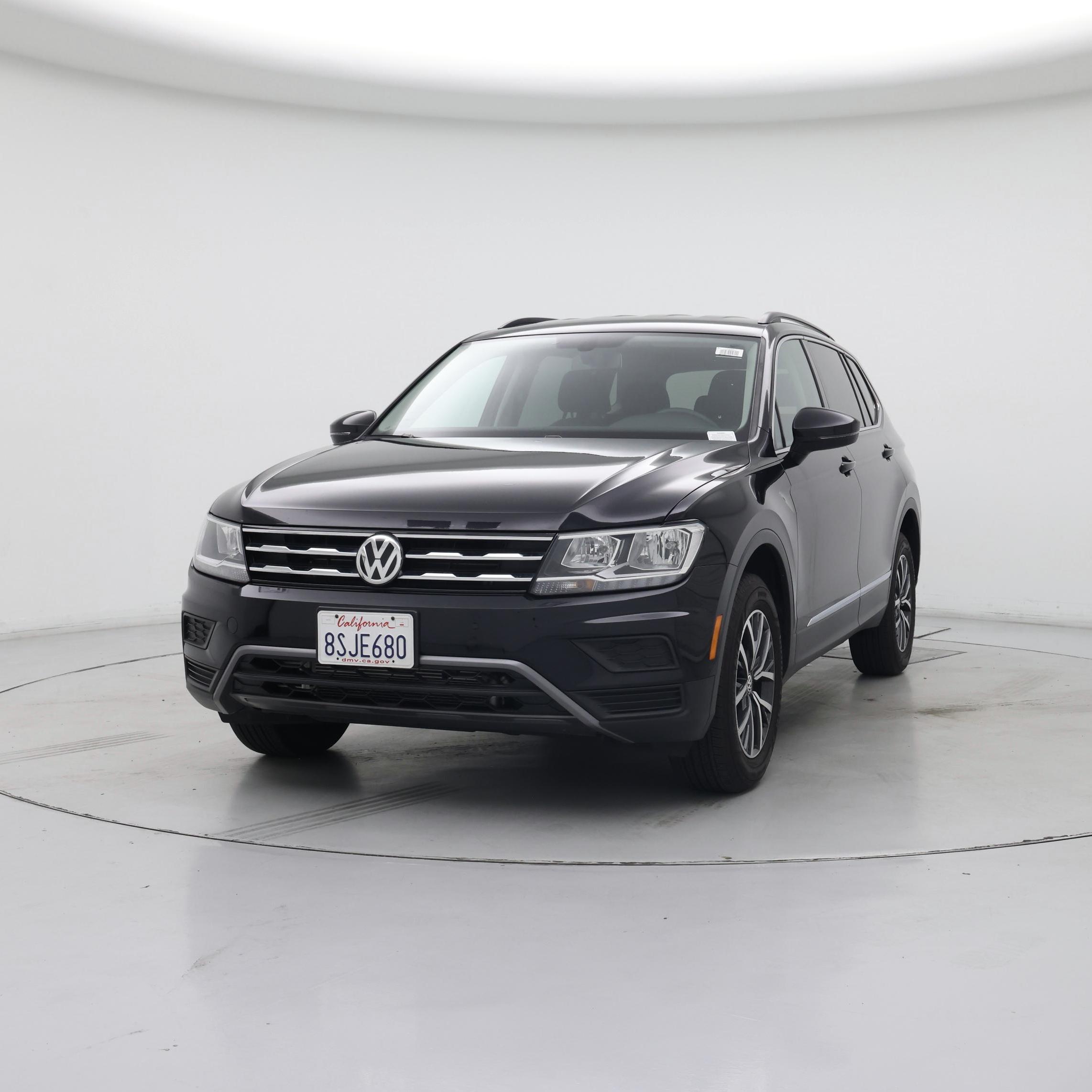 Thumbnail: 2020 Volkswagen Tiguan - 4