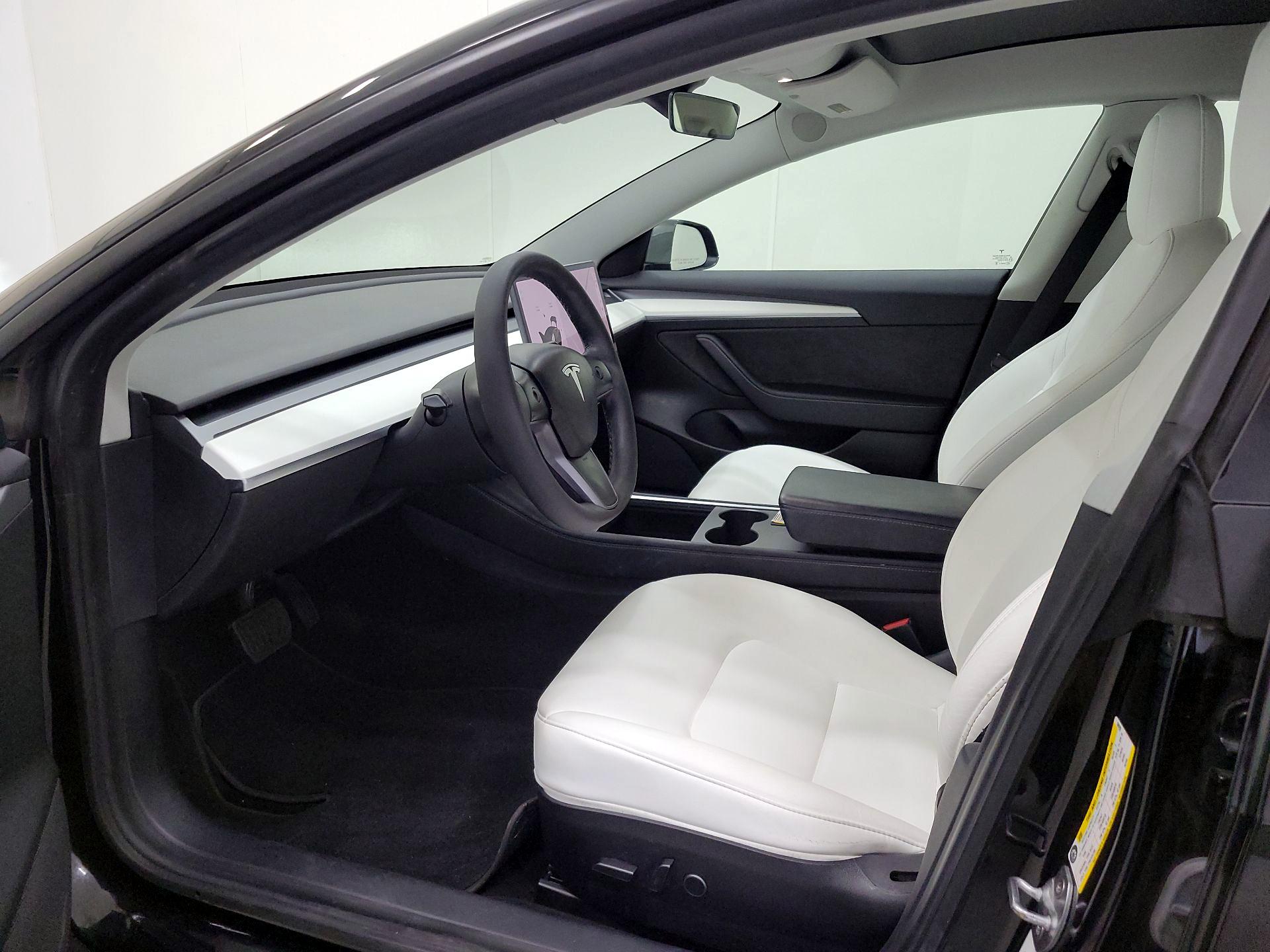 Thumbnail: 2021 Tesla Model 3 - 11