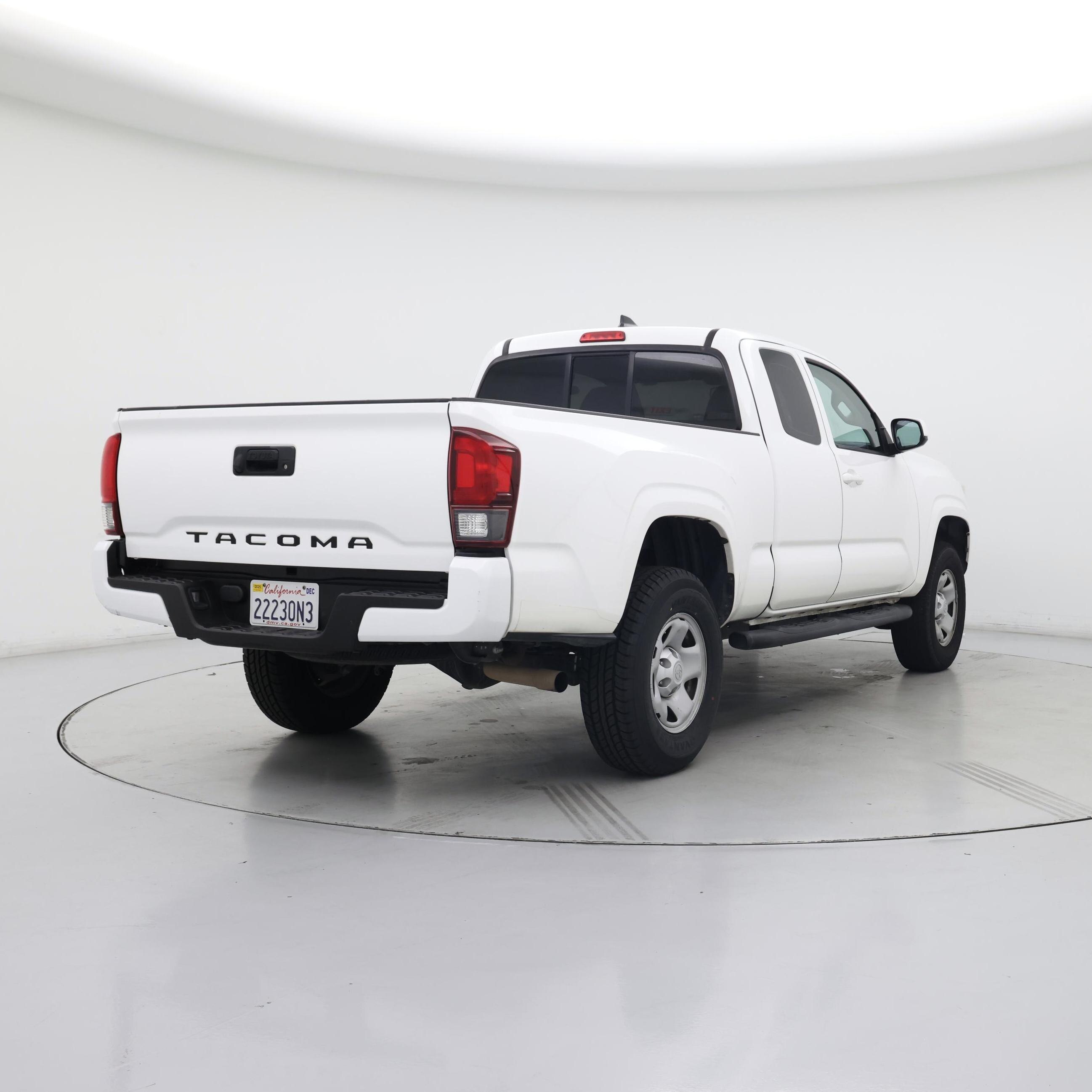 Thumbnail: 2018 Toyota Tacoma - 8