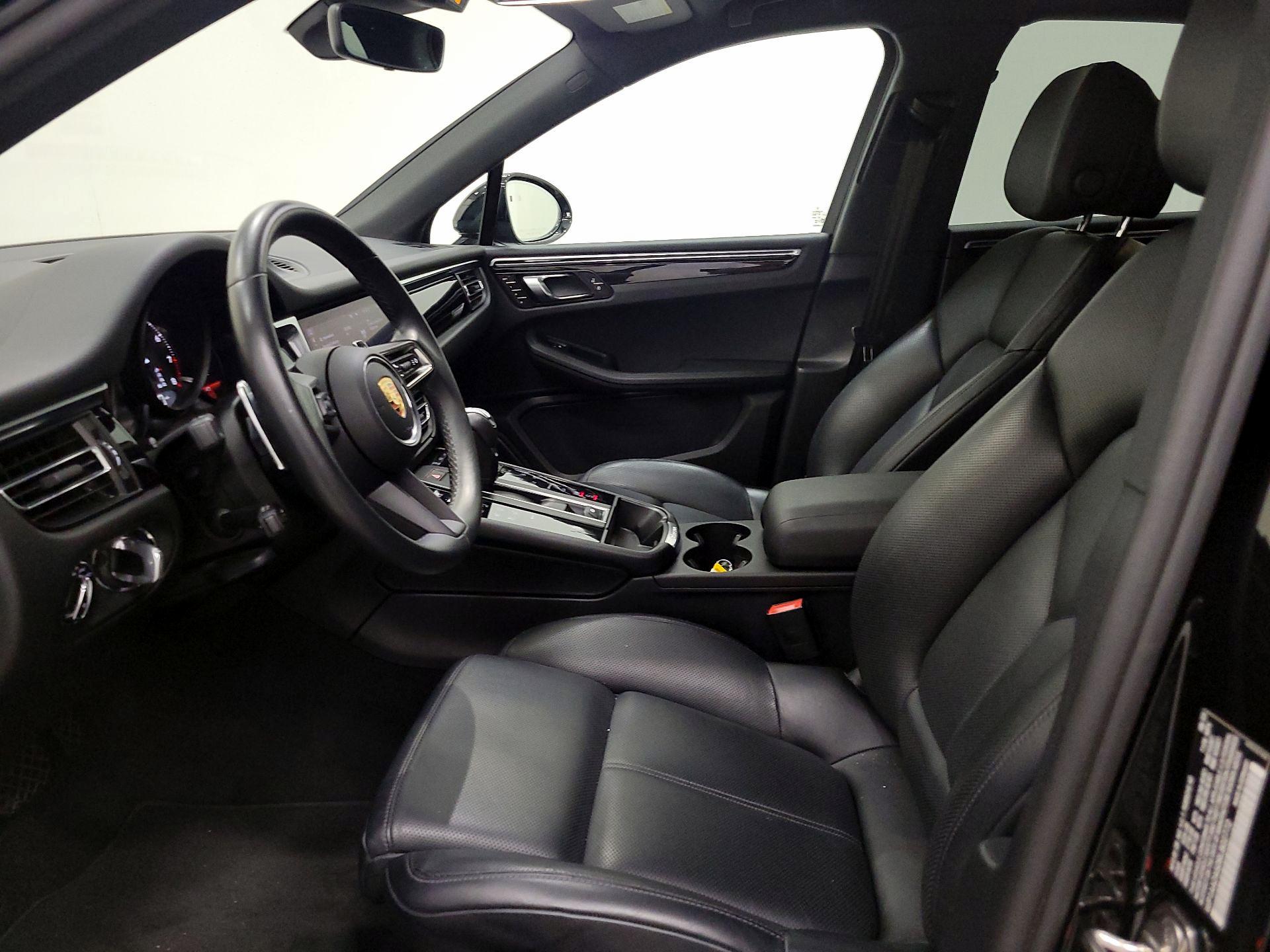 Thumbnail: 2024 Porsche Macan - 11